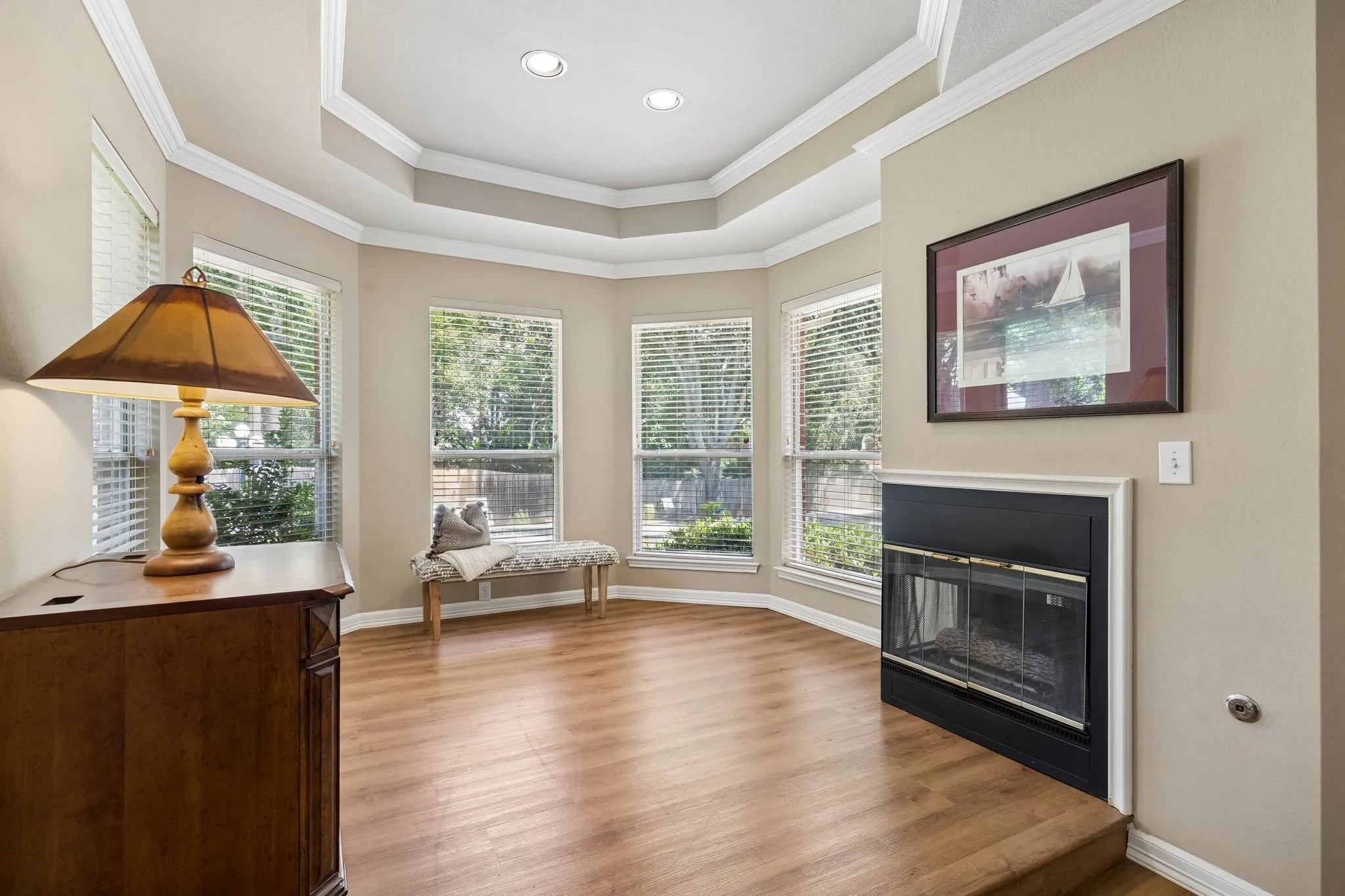 Single Family Residence For Sale in Tarrant County , 303 Waterford Court, Southlake, Texas 76092, 4 Bedroom, 5 Bathroom, 3 Garage spaces, 3,562 Sqft, built in 1992, mls#21237189, Real Estate Agent in Southlake, Homes For Sale in Tarrant county, Homes For Sale in Southlake, Realtor in Southlake Texas, Real Estate Brokerage Independent Realty Texas, Luminita Cordes Realtor