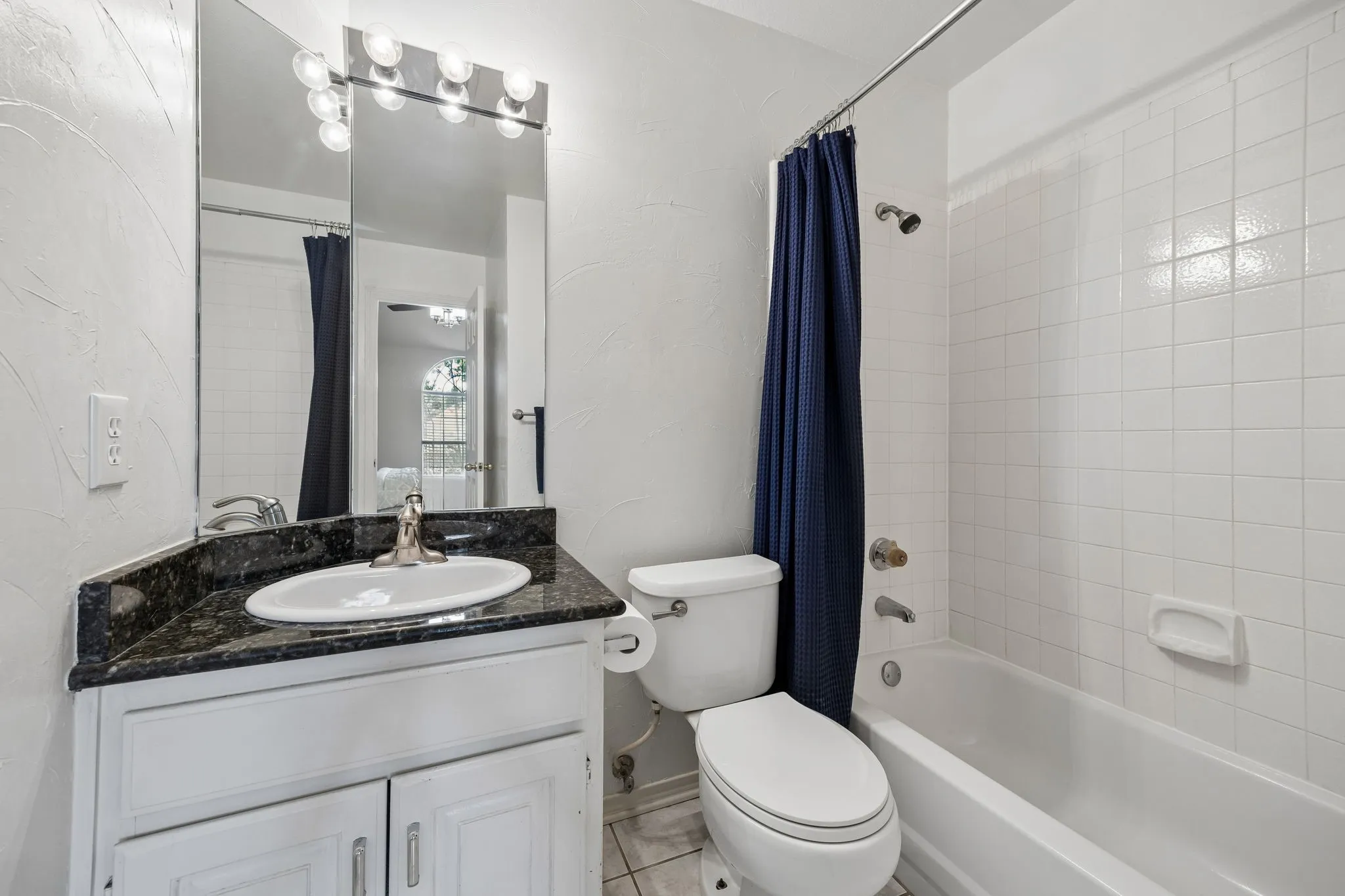 Single Family Residence For Sale in Tarrant County , 303 Waterford Court, Southlake, Texas 76092, 4 Bedroom, 5 Bathroom, 3 Garage spaces, 3,562 Sqft, built in 1992, mls#21237189, Real Estate Agent in Southlake, Homes For Sale in Tarrant county, Homes For Sale in Southlake, Realtor in Southlake Texas, Real Estate Brokerage Independent Realty Texas, Luminita Cordes Realtor