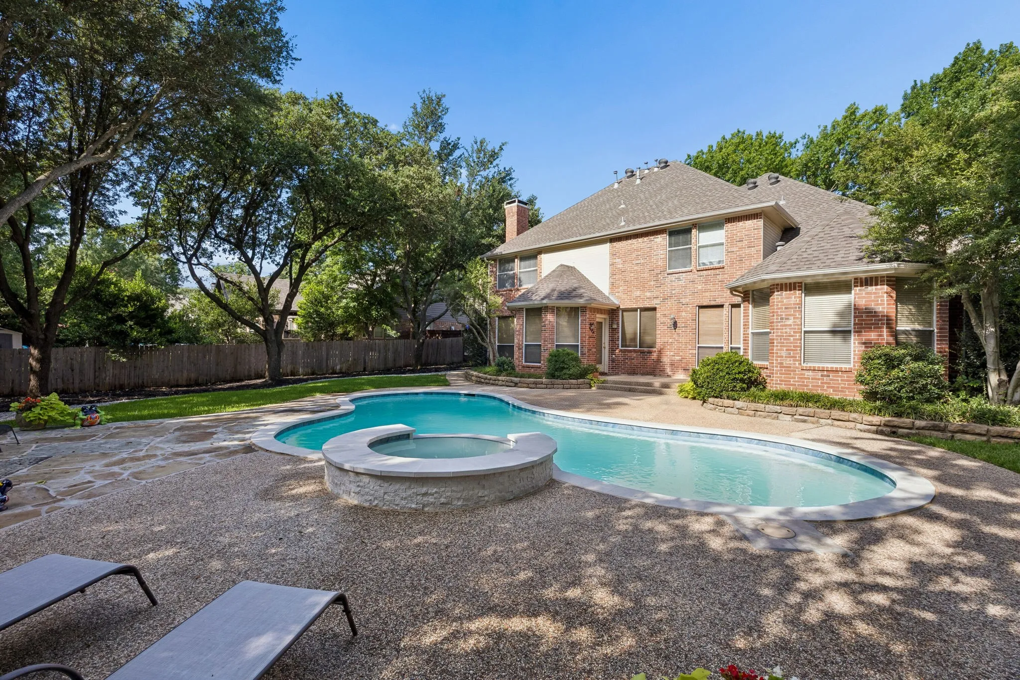 Single Family Residence For Sale in Tarrant County , 303 Waterford Court, Southlake, Texas 76092, 4 Bedroom, 5 Bathroom, 3 Garage spaces, 3,562 Sqft, built in 1992, mls#21237189, Real Estate Agent in Southlake, Homes For Sale in Tarrant county, Homes For Sale in Southlake, Realtor in Southlake Texas, Real Estate Brokerage Independent Realty Texas, Luminita Cordes Realtor