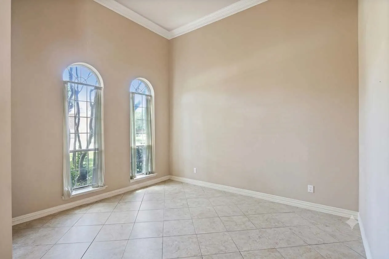 Single Family Residence For Sale in Tarrant County , 303 Waterford Court, Southlake, Texas 76092, 4 Bedroom, 5 Bathroom, 3 Garage spaces, 3,562 Sqft, built in 1992, mls#21237189, Real Estate Agent in Southlake, Homes For Sale in Tarrant county, Homes For Sale in Southlake, Realtor in Southlake Texas, Real Estate Brokerage Independent Realty Texas, Luminita Cordes Realtor