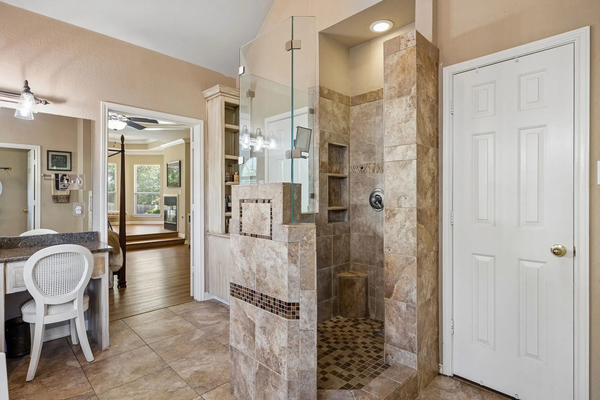 Single Family Residence For Sale in Tarrant County , 303 Waterford Court, Southlake, Texas 76092, 4 Bedroom, 5 Bathroom, 3 Garage spaces, 3,562 Sqft, built in 1992, mls#21237189, Real Estate Agent in Southlake, Homes For Sale in Tarrant county, Homes For Sale in Southlake, Realtor in Southlake Texas, Real Estate Brokerage Independent Realty Texas, Luminita Cordes Realtor