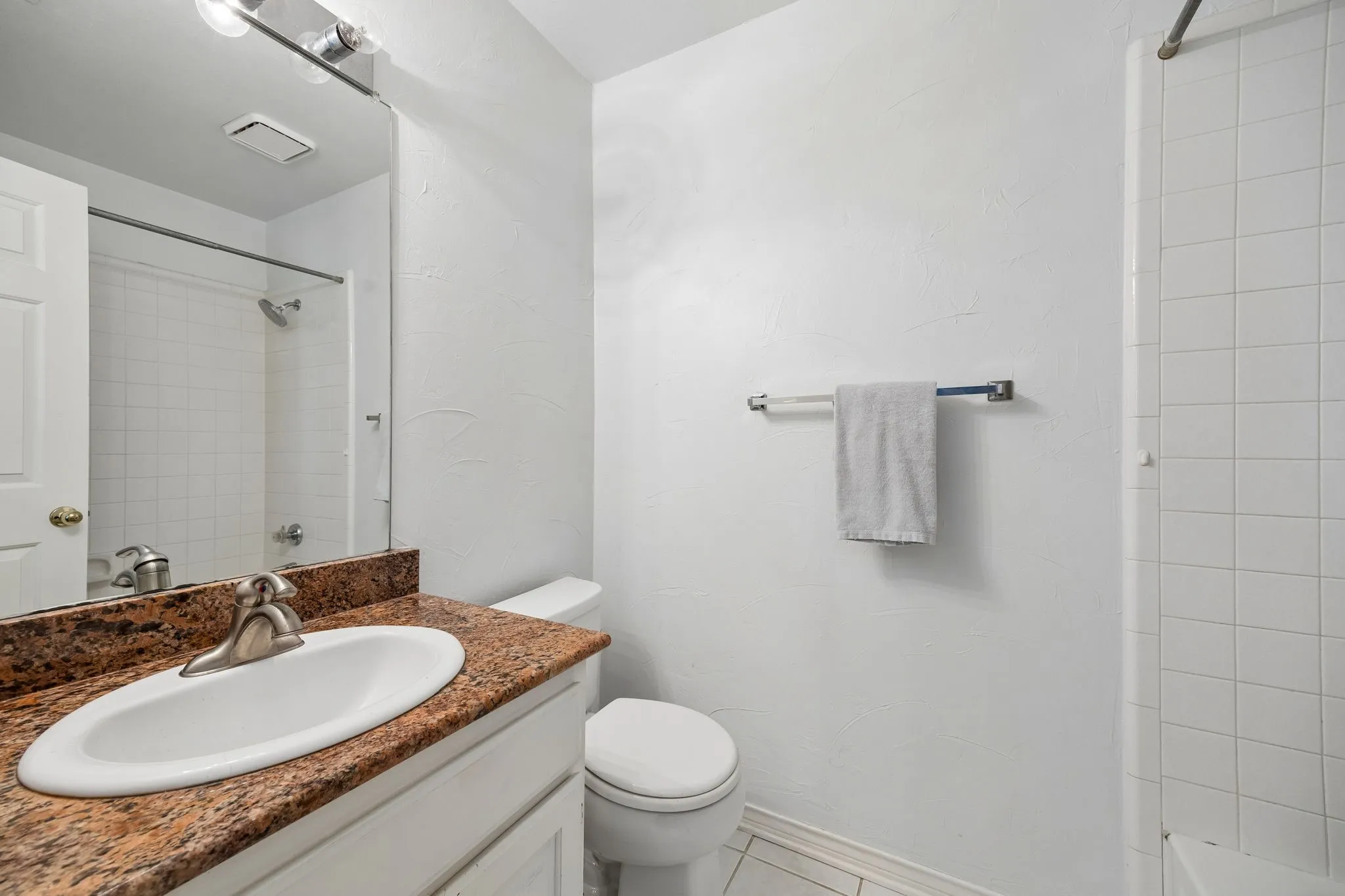 Single Family Residence For Sale in Tarrant County , 303 Waterford Court, Southlake, Texas 76092, 4 Bedroom, 5 Bathroom, 3 Garage spaces, 3,562 Sqft, built in 1992, mls#21237189, Real Estate Agent in Southlake, Homes For Sale in Tarrant county, Homes For Sale in Southlake, Realtor in Southlake Texas, Real Estate Brokerage Independent Realty Texas, Luminita Cordes Realtor
