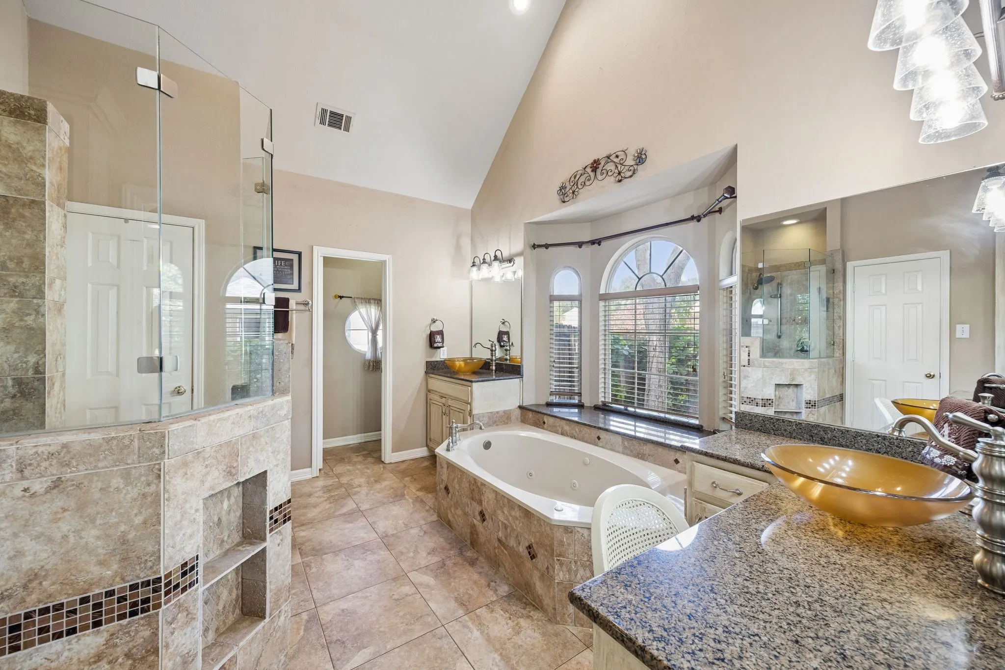 Single Family Residence For Sale in Tarrant County , 303 Waterford Court, Southlake, Texas 76092, 4 Bedroom, 5 Bathroom, 3 Garage spaces, 3,562 Sqft, built in 1992, mls#21237189, Real Estate Agent in Southlake, Homes For Sale in Tarrant county, Homes For Sale in Southlake, Realtor in Southlake Texas, Real Estate Brokerage Independent Realty Texas, Luminita Cordes Realtor