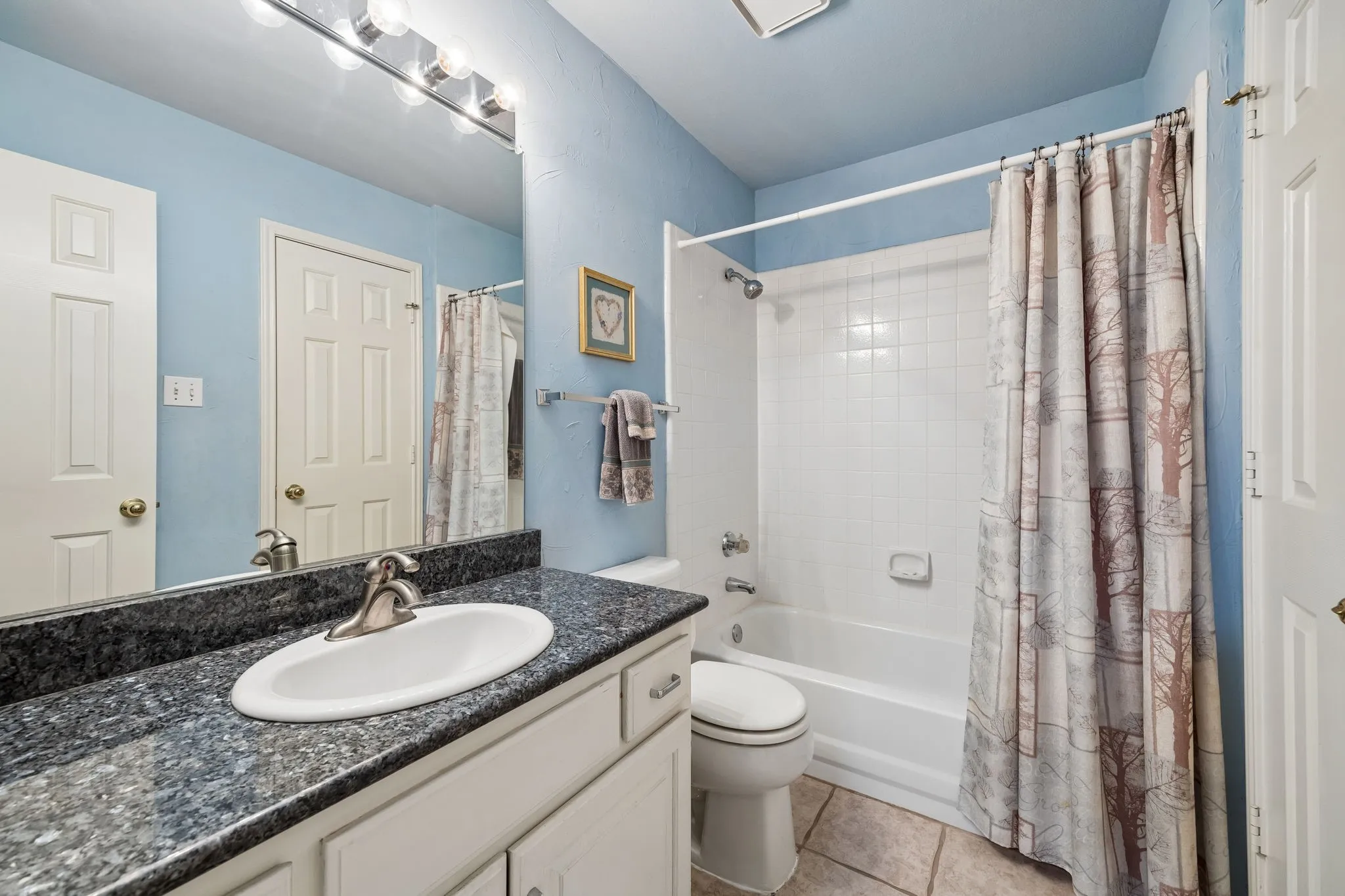 Single Family Residence For Sale in Tarrant County , 303 Waterford Court, Southlake, Texas 76092, 4 Bedroom, 5 Bathroom, 3 Garage spaces, 3,562 Sqft, built in 1992, mls#21237189, Real Estate Agent in Southlake, Homes For Sale in Tarrant county, Homes For Sale in Southlake, Realtor in Southlake Texas, Real Estate Brokerage Independent Realty Texas, Luminita Cordes Realtor