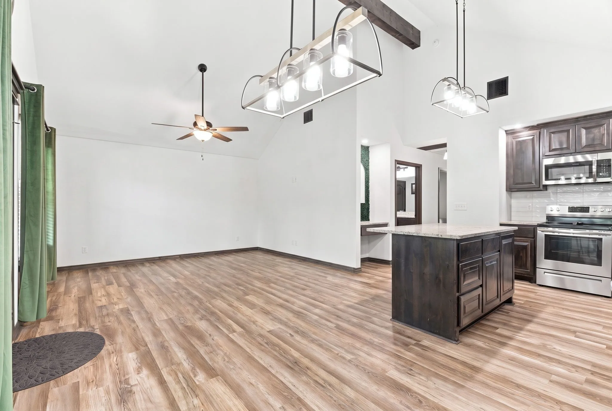 Single Family Residence For Sale in Hood County , 2926 Paluxy Trail, Granbury, Texas 76048, 3 Bedroom, 2 Bathroom, Garage spaces, 1,503 Sqft, built in 2020, mls#21265407, Real Estate Agent in Granbury, Homes For Sale in Hood county, Homes For Sale in Granbury, Realtor in Granbury Texas, Real Estate Brokerage Independent Realty Texas, Luminita Cordes Realtor