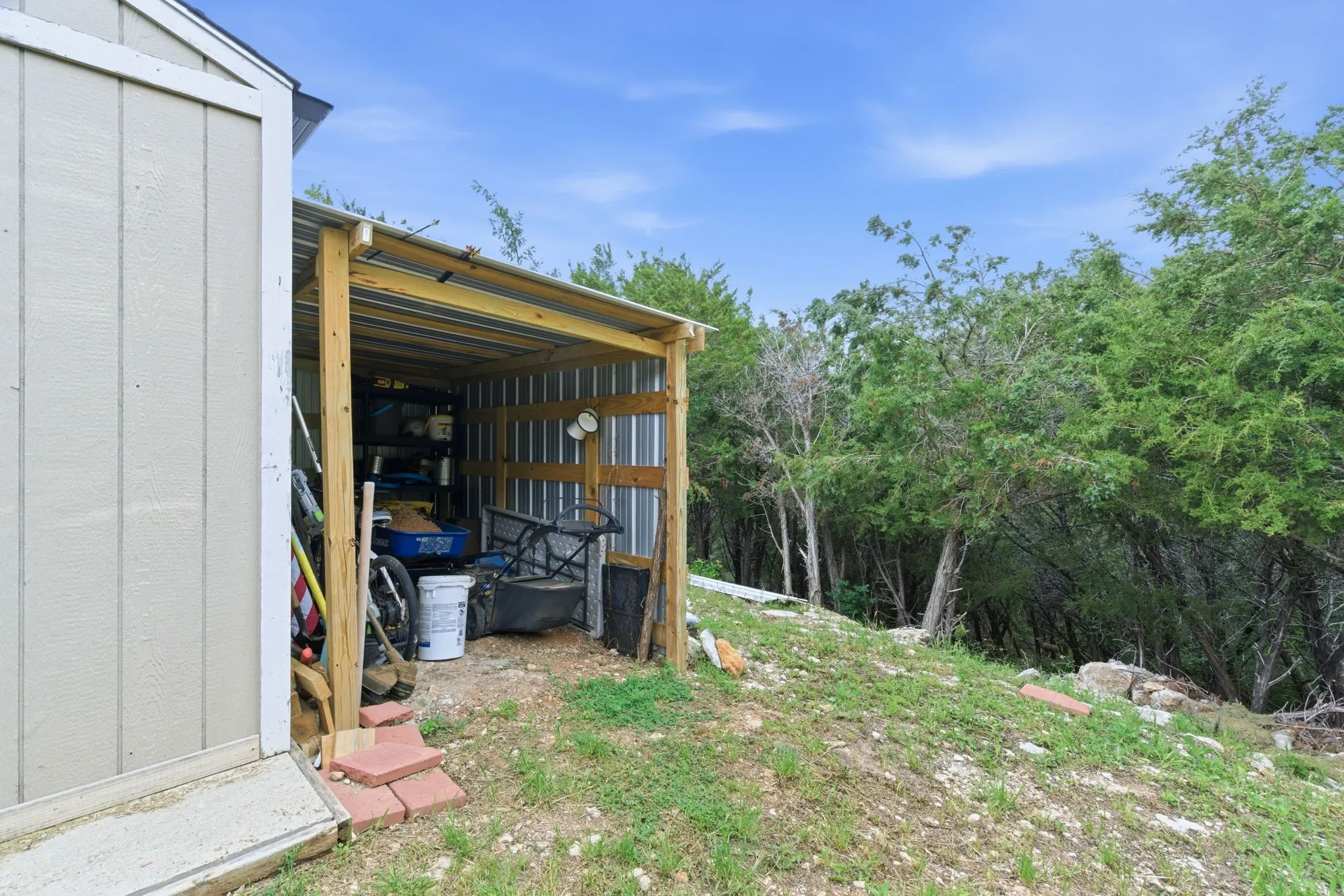 Single Family Residence For Sale in Hood County , 2926 Paluxy Trail, Granbury, Texas 76048, 3 Bedroom, 2 Bathroom, Garage spaces, 1,503 Sqft, built in 2020, mls#21265407, Real Estate Agent in Granbury, Homes For Sale in Hood county, Homes For Sale in Granbury, Realtor in Granbury Texas, Real Estate Brokerage Independent Realty Texas, Luminita Cordes Realtor