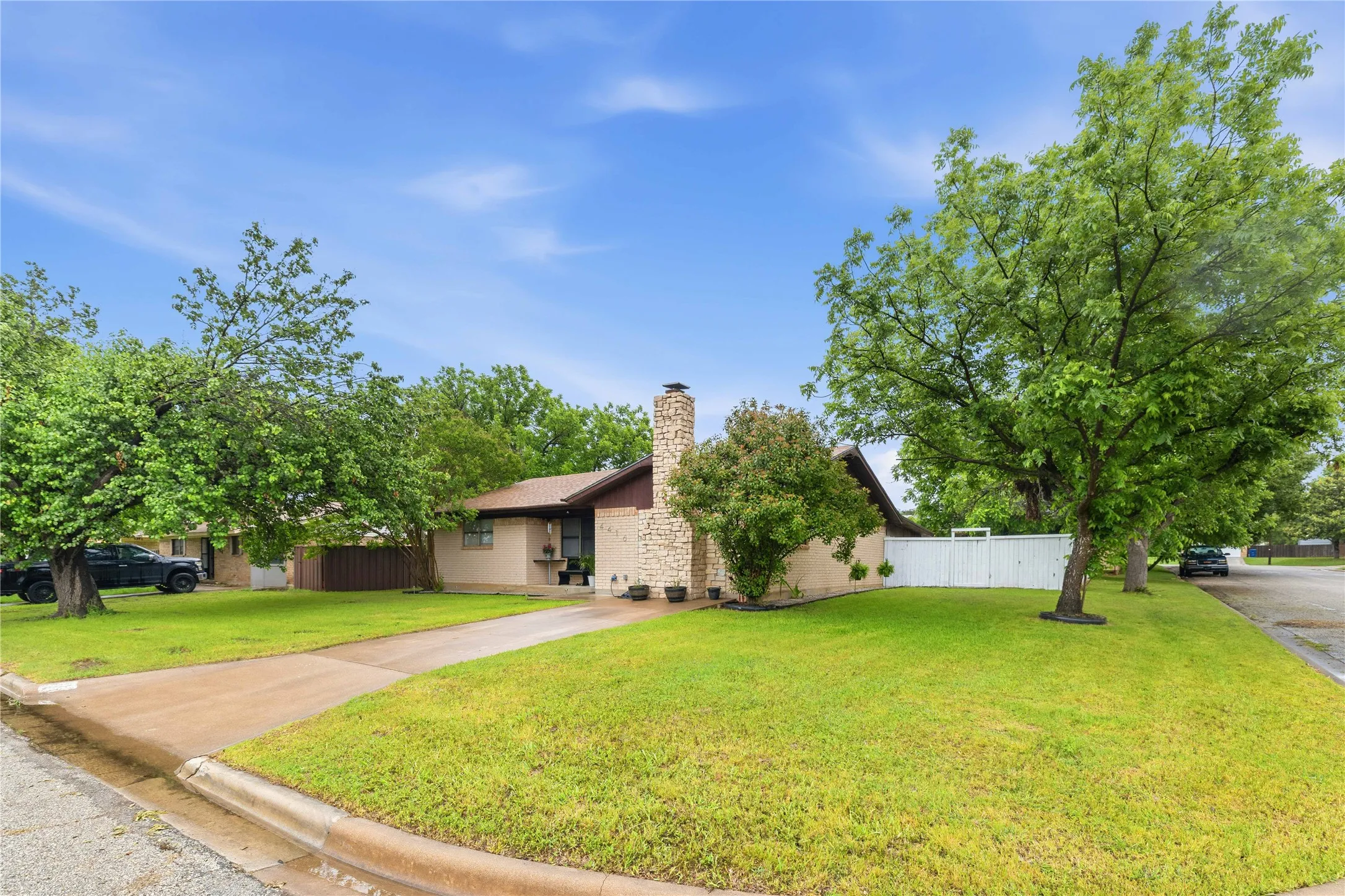Single Family Residence For Sale in Brown County , 4416 Mimosa Drive, Brownwood, Texas 76801, 3 Bedroom, 2 Bathroom, Garage spaces, 1,783 Sqft, built in 0, mls#21265079, Real Estate Agent in Brownwood, Homes For Sale in Brown county, Homes For Sale in Brownwood, Realtor in Brownwood Texas, Real Estate Brokerage Independent Realty Texas, Luminita Cordes Realtor