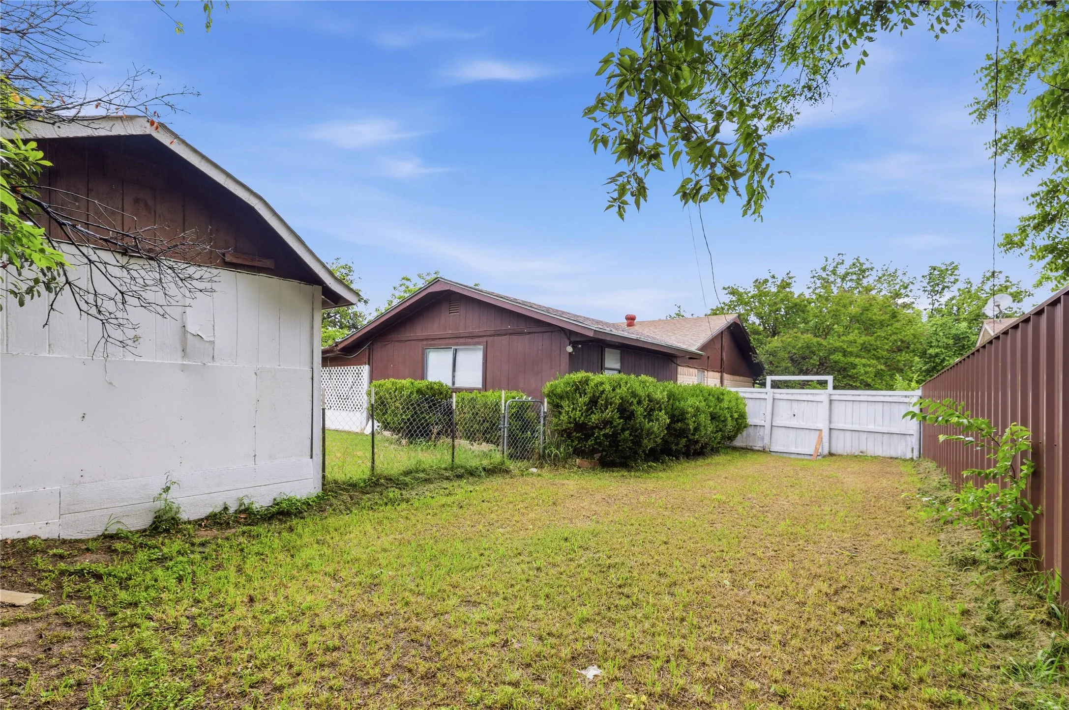 Single Family Residence For Sale in Brown County , 4416 Mimosa Drive, Brownwood, Texas 76801, 3 Bedroom, 2 Bathroom, Garage spaces, 1,783 Sqft, built in 0, mls#21265079, Real Estate Agent in Brownwood, Homes For Sale in Brown county, Homes For Sale in Brownwood, Realtor in Brownwood Texas, Real Estate Brokerage Independent Realty Texas, Luminita Cordes Realtor