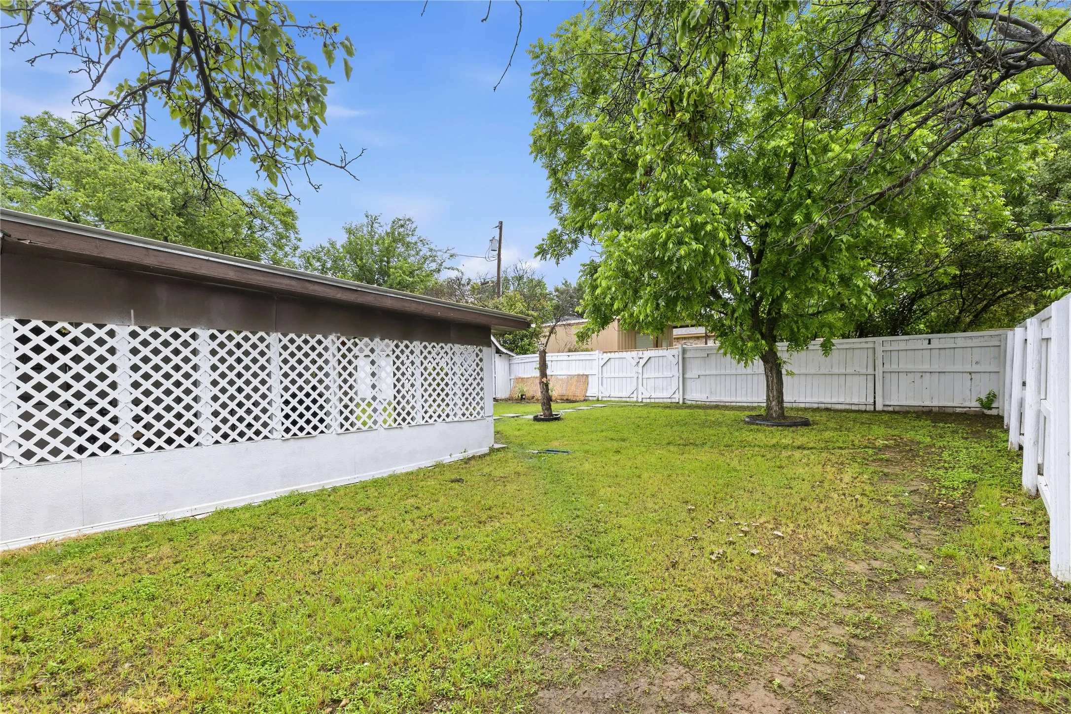 Single Family Residence For Sale in Brown County , 4416 Mimosa Drive, Brownwood, Texas 76801, 3 Bedroom, 2 Bathroom, Garage spaces, 1,783 Sqft, built in 0, mls#21265079, Real Estate Agent in Brownwood, Homes For Sale in Brown county, Homes For Sale in Brownwood, Realtor in Brownwood Texas, Real Estate Brokerage Independent Realty Texas, Luminita Cordes Realtor
