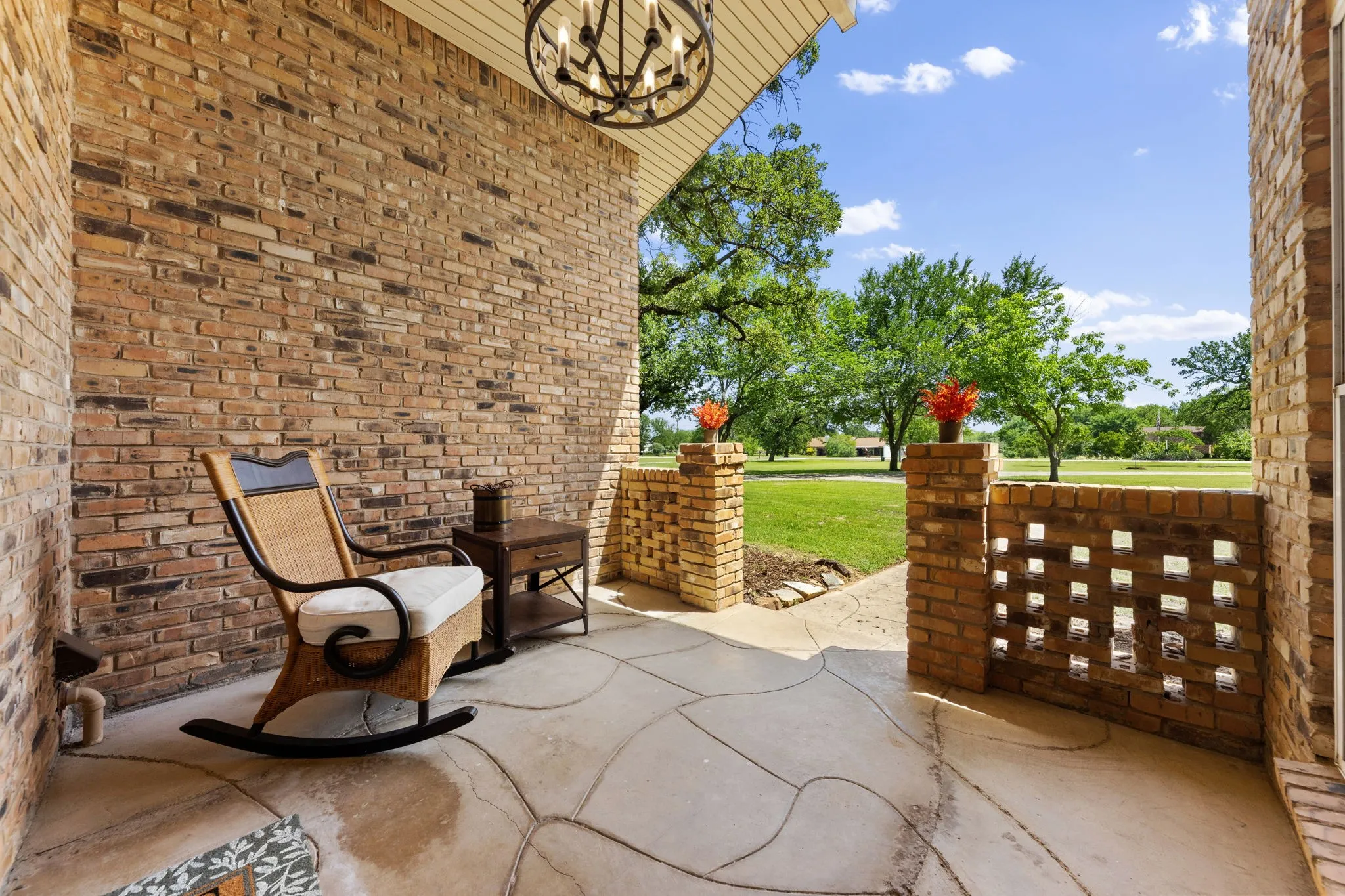 Farm For Sale in Denton County , 7808 ILESON Road, Aubrey, Texas 76227, 3 Bedroom, 2 Bathroom, 2 Garage spaces, 2,174 Sqft, built in 1982, mls#21265390, Real Estate Agent in Aubrey, Homes For Sale in Denton county, Homes For Sale in Aubrey, Realtor in Aubrey Texas, Real Estate Brokerage Independent Realty Texas, Luminita Cordes Realtor