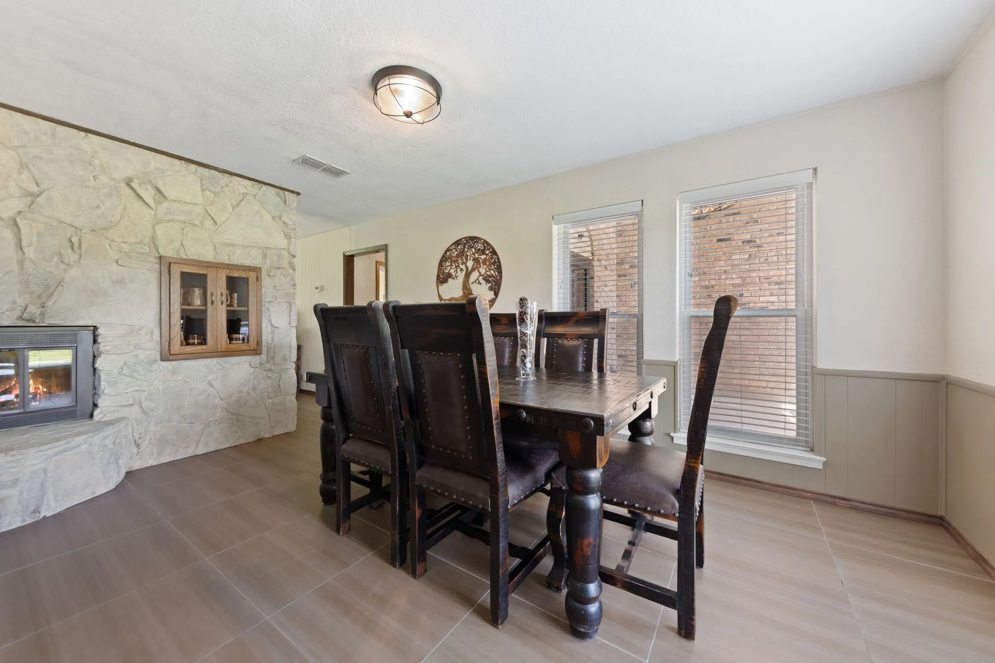 Farm For Sale in Denton County , 7808 ILESON Road, Aubrey, Texas 76227, 3 Bedroom, 2 Bathroom, 2 Garage spaces, 2,174 Sqft, built in 1982, mls#21265390, Real Estate Agent in Aubrey, Homes For Sale in Denton county, Homes For Sale in Aubrey, Realtor in Aubrey Texas, Real Estate Brokerage Independent Realty Texas, Luminita Cordes Realtor