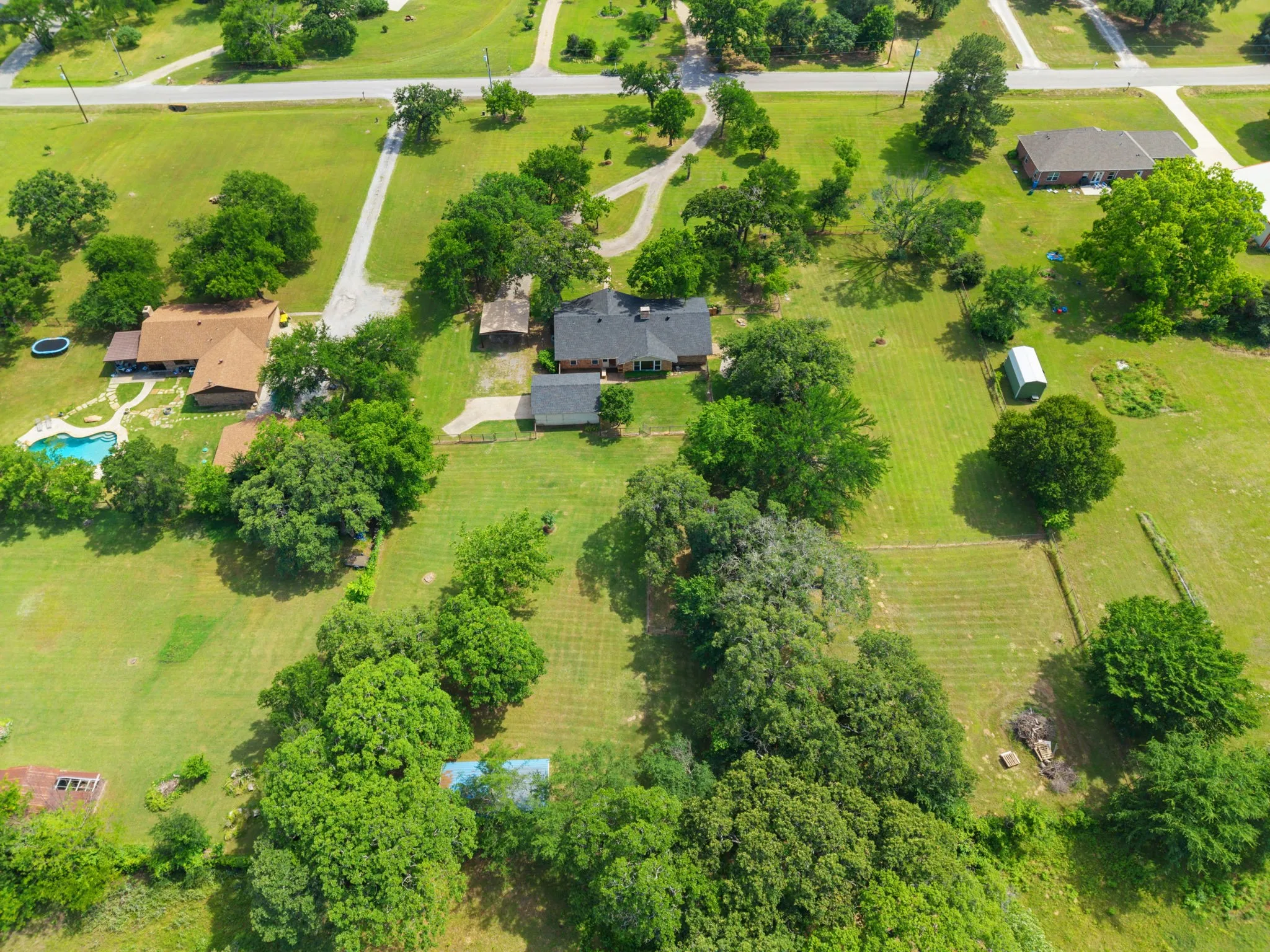 Farm For Sale in Denton County , 7808 ILESON Road, Aubrey, Texas 76227, 3 Bedroom, 2 Bathroom, 2 Garage spaces, 2,174 Sqft, built in 1982, mls#21265390, Real Estate Agent in Aubrey, Homes For Sale in Denton county, Homes For Sale in Aubrey, Realtor in Aubrey Texas, Real Estate Brokerage Independent Realty Texas, Luminita Cordes Realtor