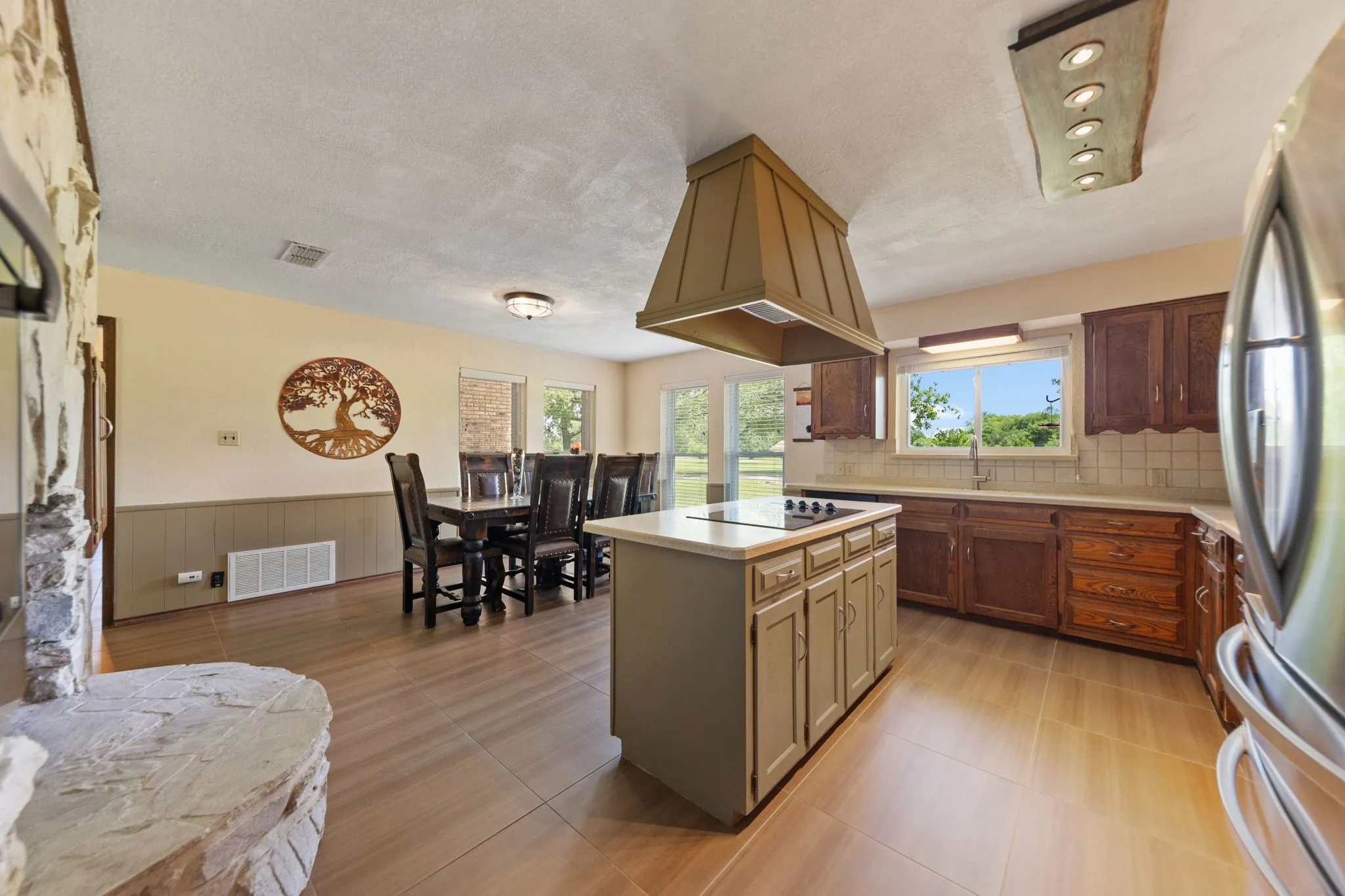Farm For Sale in Denton County , 7808 ILESON Road, Aubrey, Texas 76227, 3 Bedroom, 2 Bathroom, 2 Garage spaces, 2,174 Sqft, built in 1982, mls#21265390, Real Estate Agent in Aubrey, Homes For Sale in Denton county, Homes For Sale in Aubrey, Realtor in Aubrey Texas, Real Estate Brokerage Independent Realty Texas, Luminita Cordes Realtor