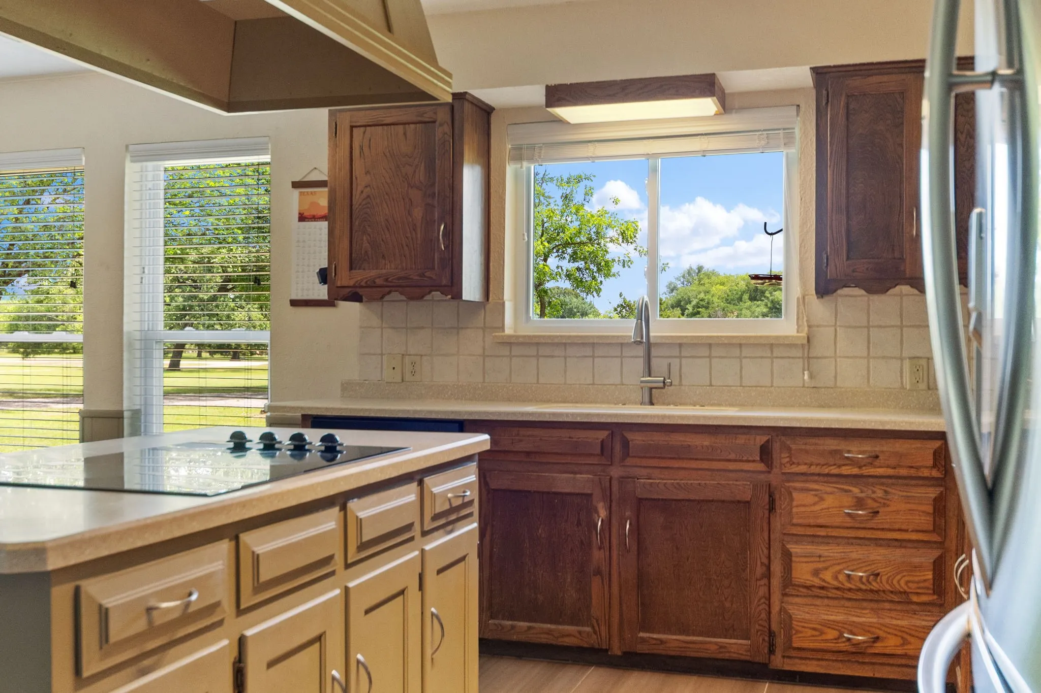 Farm For Sale in Denton County , 7808 ILESON Road, Aubrey, Texas 76227, 3 Bedroom, 2 Bathroom, 2 Garage spaces, 2,174 Sqft, built in 1982, mls#21265390, Real Estate Agent in Aubrey, Homes For Sale in Denton county, Homes For Sale in Aubrey, Realtor in Aubrey Texas, Real Estate Brokerage Independent Realty Texas, Luminita Cordes Realtor
