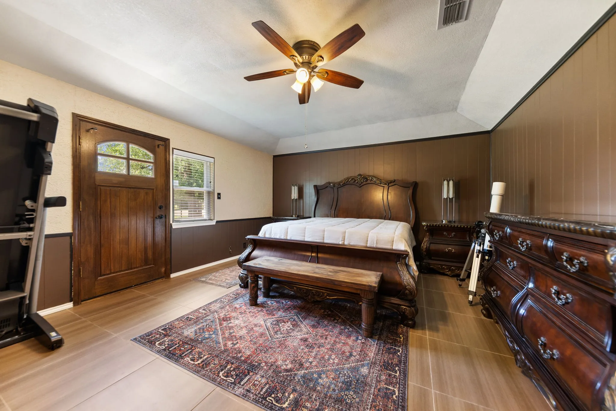 Farm For Sale in Denton County , 7808 ILESON Road, Aubrey, Texas 76227, 3 Bedroom, 2 Bathroom, 2 Garage spaces, 2,174 Sqft, built in 1982, mls#21265390, Real Estate Agent in Aubrey, Homes For Sale in Denton county, Homes For Sale in Aubrey, Realtor in Aubrey Texas, Real Estate Brokerage Independent Realty Texas, Luminita Cordes Realtor