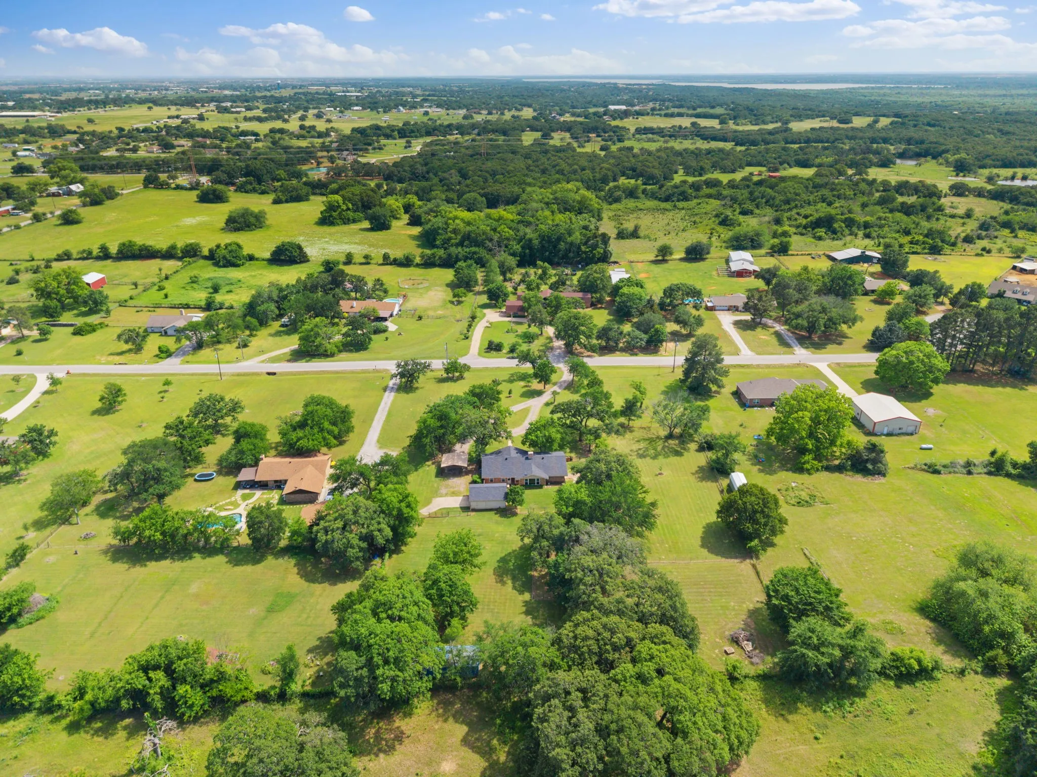 Farm For Sale in Denton County , 7808 ILESON Road, Aubrey, Texas 76227, 3 Bedroom, 2 Bathroom, 2 Garage spaces, 2,174 Sqft, built in 1982, mls#21265390, Real Estate Agent in Aubrey, Homes For Sale in Denton county, Homes For Sale in Aubrey, Realtor in Aubrey Texas, Real Estate Brokerage Independent Realty Texas, Luminita Cordes Realtor