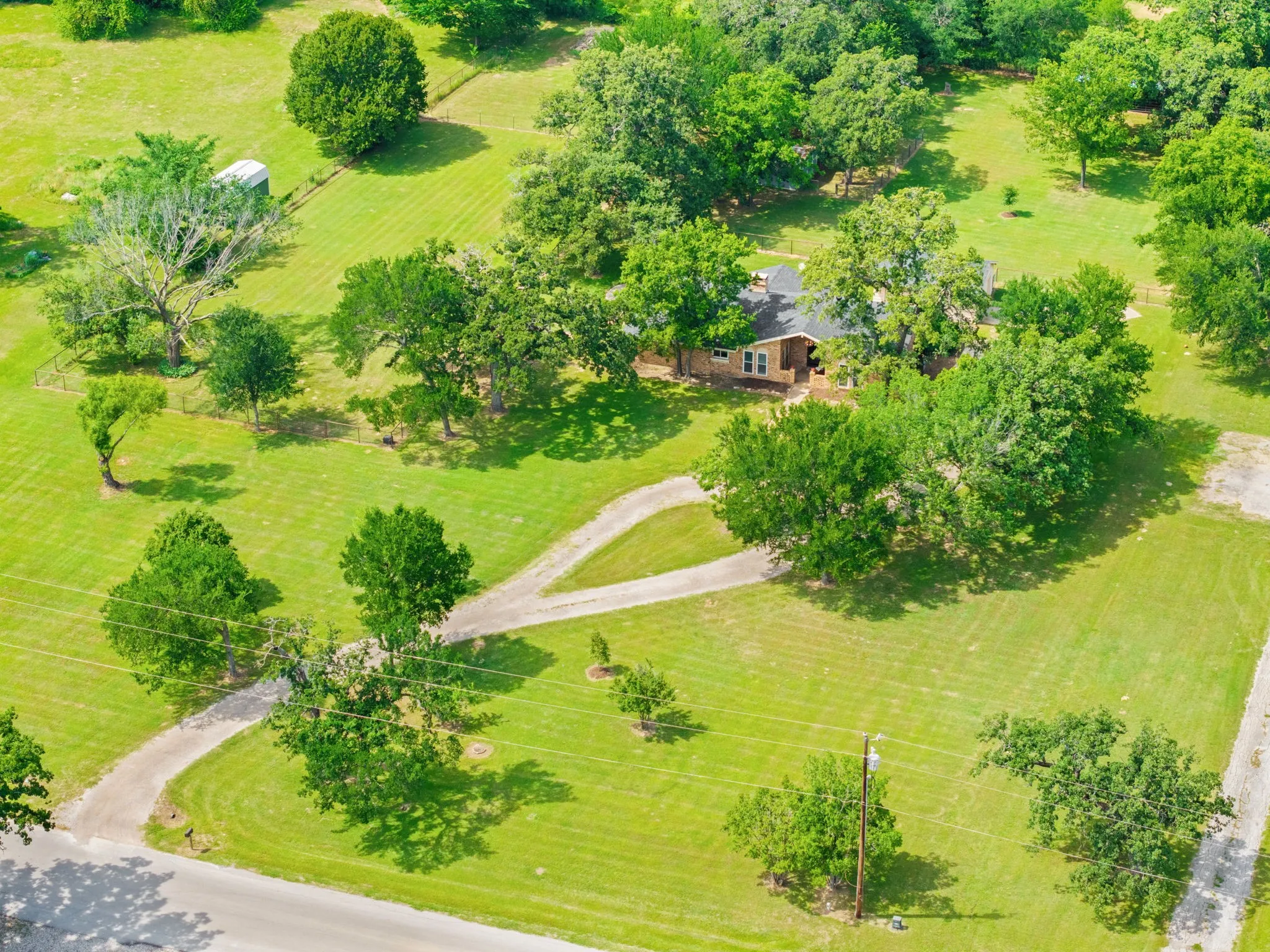 Farm For Sale in Denton County , 7808 ILESON Road, Aubrey, Texas 76227, 3 Bedroom, 2 Bathroom, 2 Garage spaces, 2,174 Sqft, built in 1982, mls#21265390, Real Estate Agent in Aubrey, Homes For Sale in Denton county, Homes For Sale in Aubrey, Realtor in Aubrey Texas, Real Estate Brokerage Independent Realty Texas, Luminita Cordes Realtor