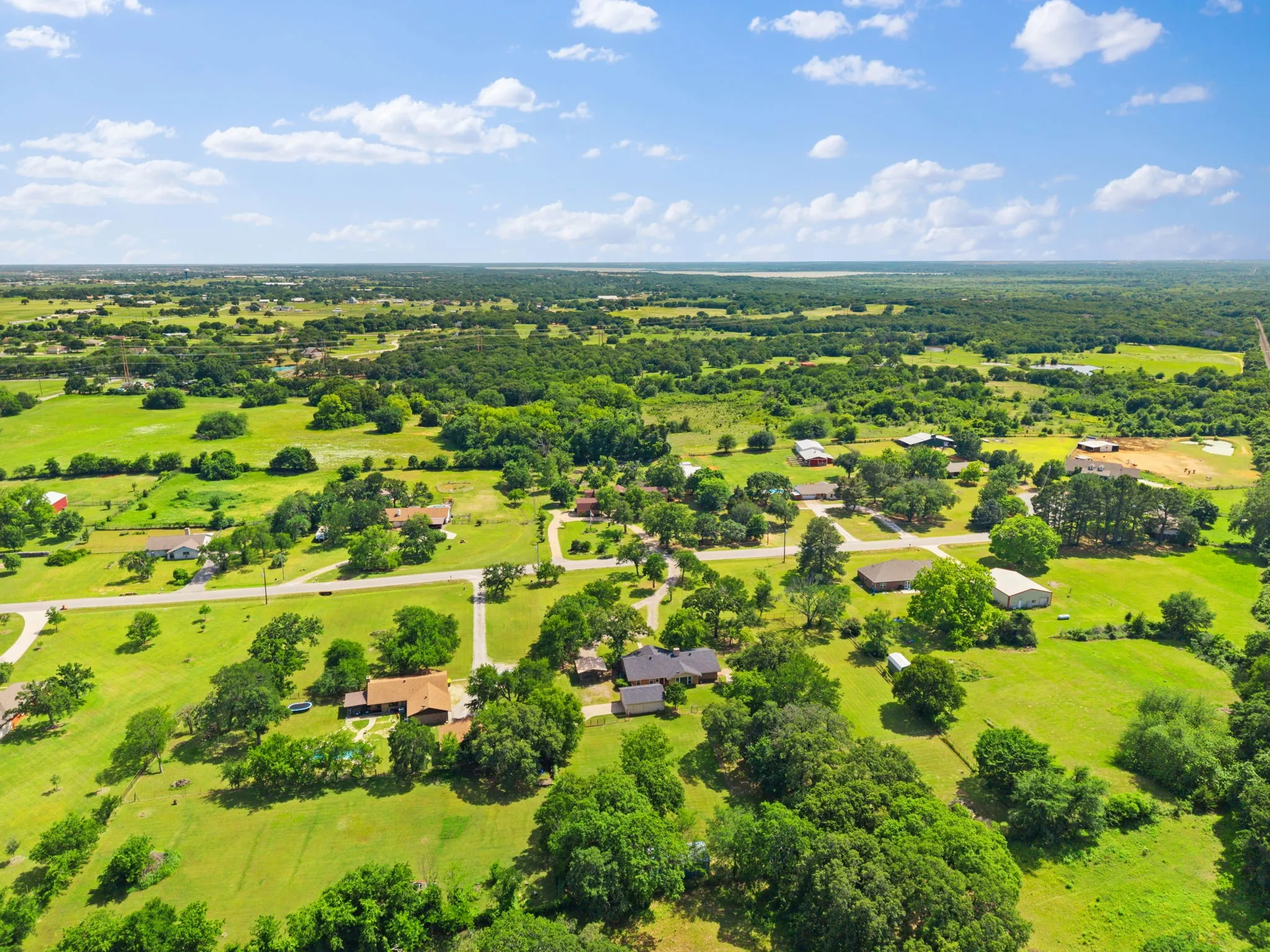 Farm For Sale in Denton County , 7808 ILESON Road, Aubrey, Texas 76227, 3 Bedroom, 2 Bathroom, 2 Garage spaces, 2,174 Sqft, built in 1982, mls#21265390, Real Estate Agent in Aubrey, Homes For Sale in Denton county, Homes For Sale in Aubrey, Realtor in Aubrey Texas, Real Estate Brokerage Independent Realty Texas, Luminita Cordes Realtor