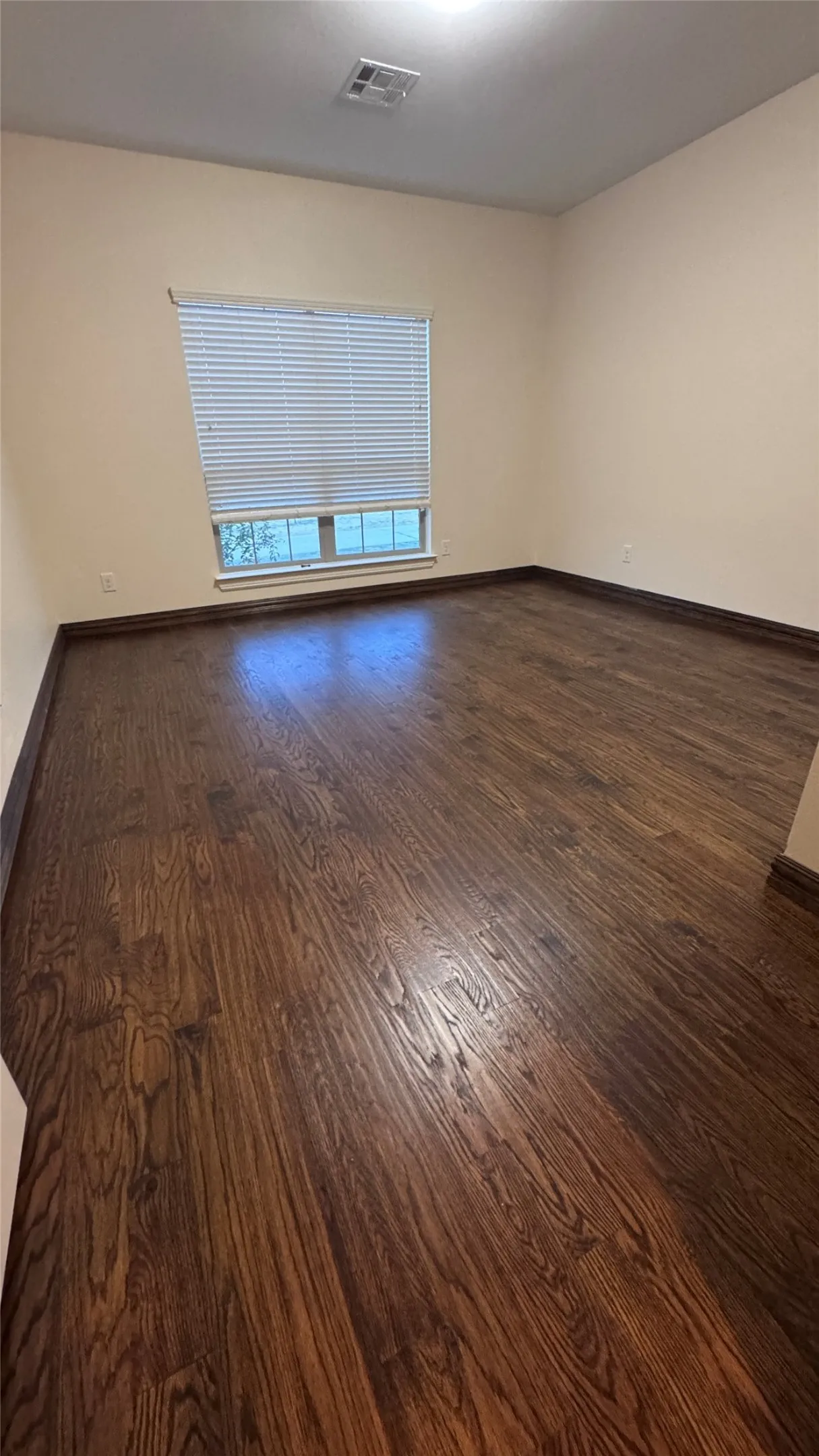 New hardwood floor in child bedroom