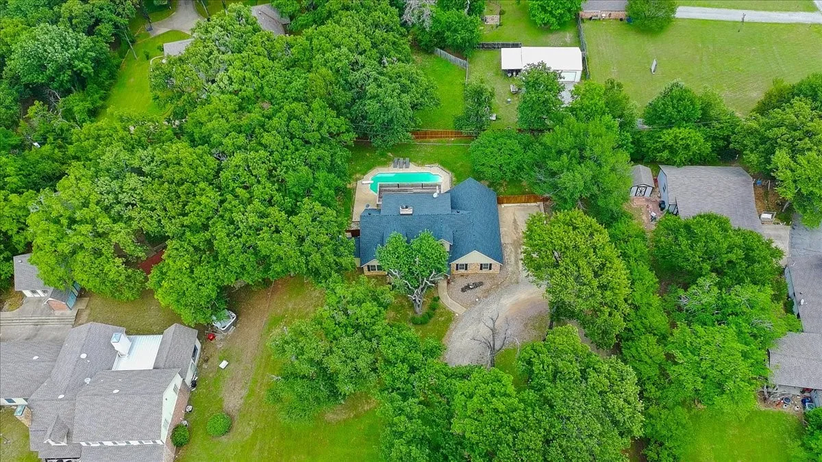 Single Family Residence For Sale in Navarro County , 3703 NW County Road 0016, Corsicana, Texas 75110, 4 Bedroom, 3 Bathroom, 2 Garage spaces, 2,600 Sqft, built in 1980, mls#21265219, Real Estate Agent in Corsicana, Homes For Sale in Navarro county, Homes For Sale in Corsicana, Realtor in Corsicana Texas, Real Estate Brokerage Independent Realty Texas, Luminita Cordes Realtor