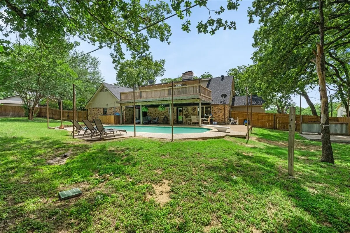 Single Family Residence For Sale in Navarro County , 3703 NW County Road 0016, Corsicana, Texas 75110, 4 Bedroom, 3 Bathroom, 2 Garage spaces, 2,600 Sqft, built in 1980, mls#21265219, Real Estate Agent in Corsicana, Homes For Sale in Navarro county, Homes For Sale in Corsicana, Realtor in Corsicana Texas, Real Estate Brokerage Independent Realty Texas, Luminita Cordes Realtor
