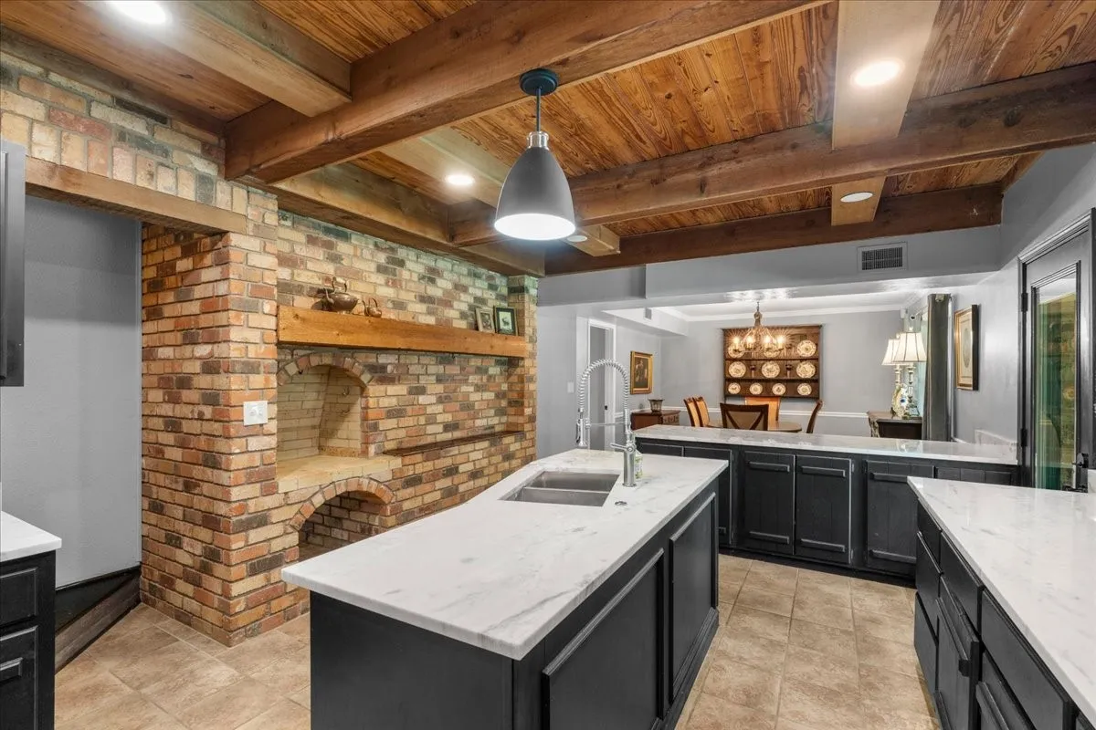 Single Family Residence For Sale in Navarro County , 3703 NW County Road 0016, Corsicana, Texas 75110, 4 Bedroom, 3 Bathroom, 2 Garage spaces, 2,600 Sqft, built in 1980, mls#21265219, Real Estate Agent in Corsicana, Homes For Sale in Navarro county, Homes For Sale in Corsicana, Realtor in Corsicana Texas, Real Estate Brokerage Independent Realty Texas, Luminita Cordes Realtor