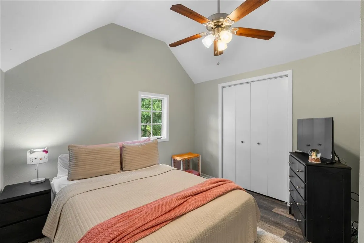 Single Family Residence For Sale in Navarro County , 3703 NW County Road 0016, Corsicana, Texas 75110, 4 Bedroom, 3 Bathroom, 2 Garage spaces, 2,600 Sqft, built in 1980, mls#21265219, Real Estate Agent in Corsicana, Homes For Sale in Navarro county, Homes For Sale in Corsicana, Realtor in Corsicana Texas, Real Estate Brokerage Independent Realty Texas, Luminita Cordes Realtor