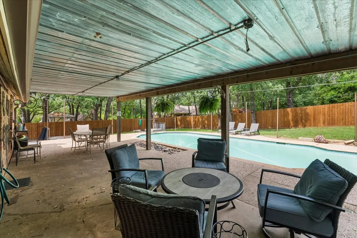 Single Family Residence For Sale in Navarro County , 3703 NW County Road 0016, Corsicana, Texas 75110, 4 Bedroom, 3 Bathroom, 2 Garage spaces, 2,600 Sqft, built in 1980, mls#21265219, Real Estate Agent in Corsicana, Homes For Sale in Navarro county, Homes For Sale in Corsicana, Realtor in Corsicana Texas, Real Estate Brokerage Independent Realty Texas, Luminita Cordes Realtor