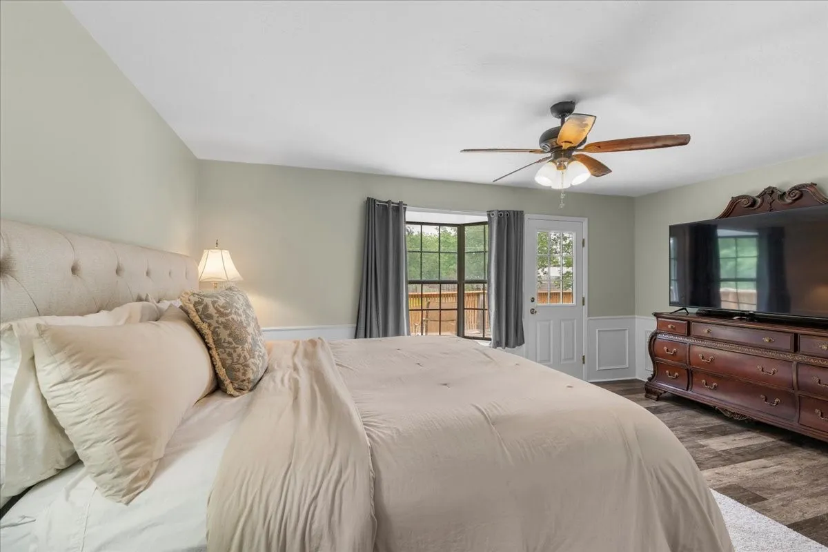 Single Family Residence For Sale in Navarro County , 3703 NW County Road 0016, Corsicana, Texas 75110, 4 Bedroom, 3 Bathroom, 2 Garage spaces, 2,600 Sqft, built in 1980, mls#21265219, Real Estate Agent in Corsicana, Homes For Sale in Navarro county, Homes For Sale in Corsicana, Realtor in Corsicana Texas, Real Estate Brokerage Independent Realty Texas, Luminita Cordes Realtor