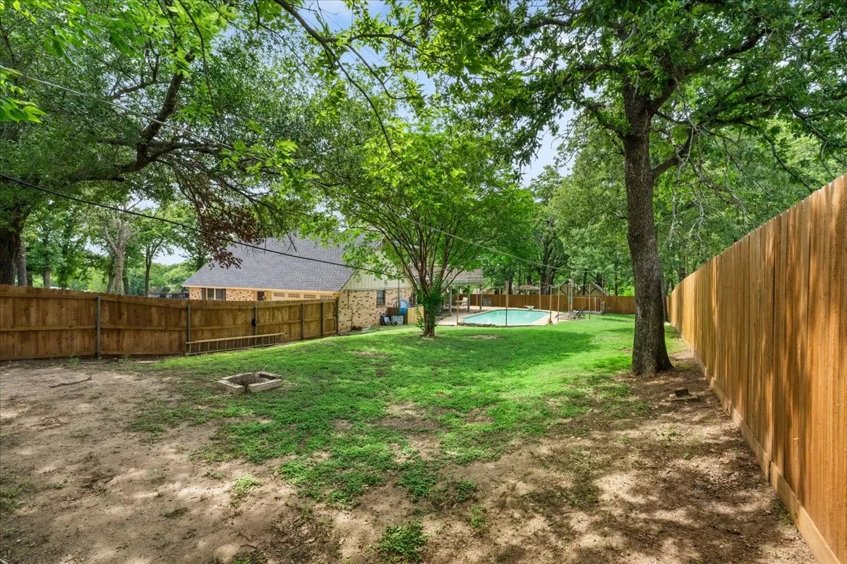Single Family Residence For Sale in Navarro County , 3703 NW County Road 0016, Corsicana, Texas 75110, 4 Bedroom, 3 Bathroom, 2 Garage spaces, 2,600 Sqft, built in 1980, mls#21265219, Real Estate Agent in Corsicana, Homes For Sale in Navarro county, Homes For Sale in Corsicana, Realtor in Corsicana Texas, Real Estate Brokerage Independent Realty Texas, Luminita Cordes Realtor