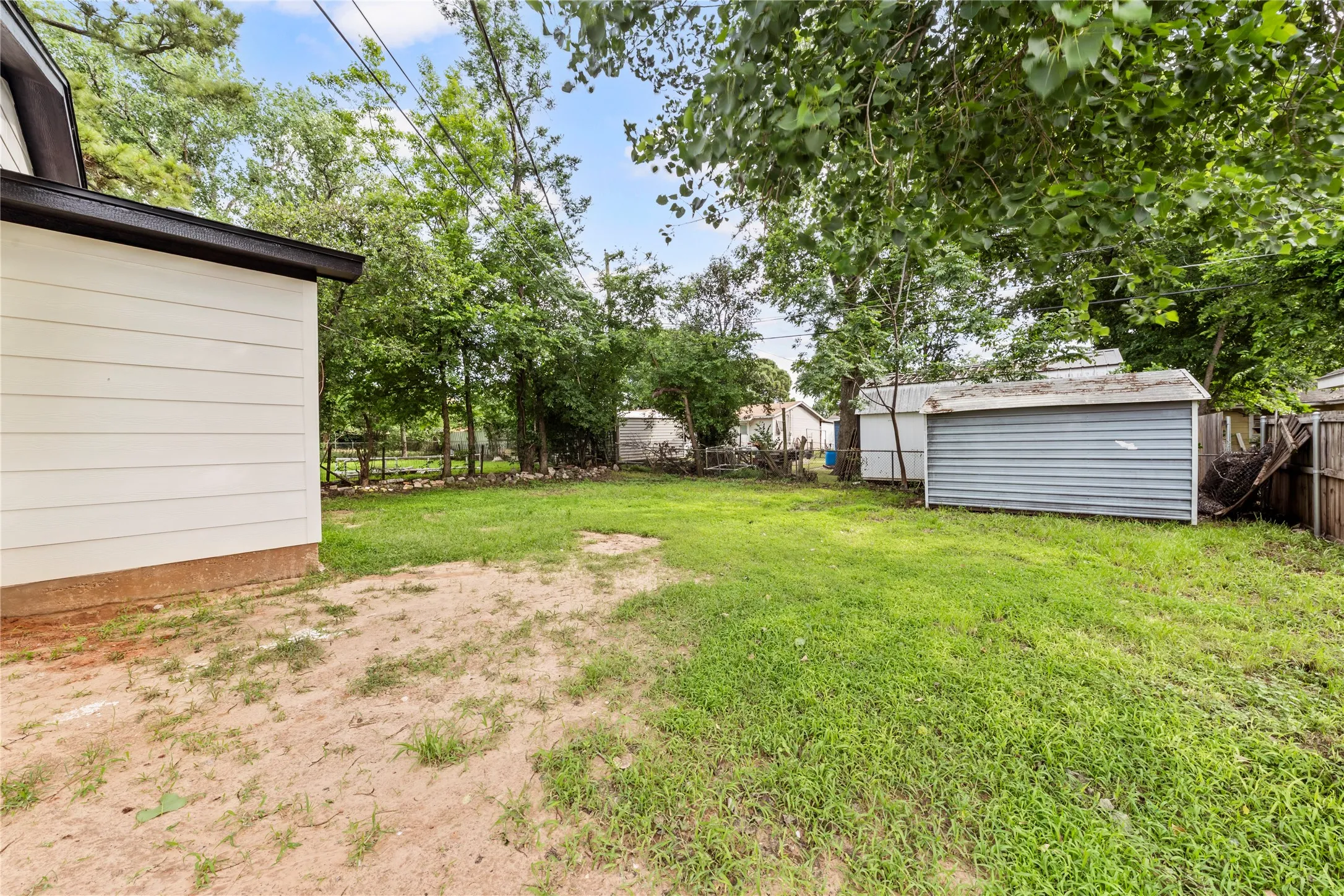 Single Family Residence For Sale in Mc Lennan County , 1909 Columbia Street, Waco, Texas 76711, 3 Bedroom, 2 Bathroom, Garage spaces, 1,315 Sqft, built in 1951, mls#21265454, Real Estate Agent in Waco, Homes For Sale in Mc Lennan county, Homes For Sale in Waco, Realtor in Waco Texas, Real Estate Brokerage Independent Realty Texas, Luminita Cordes Realtor