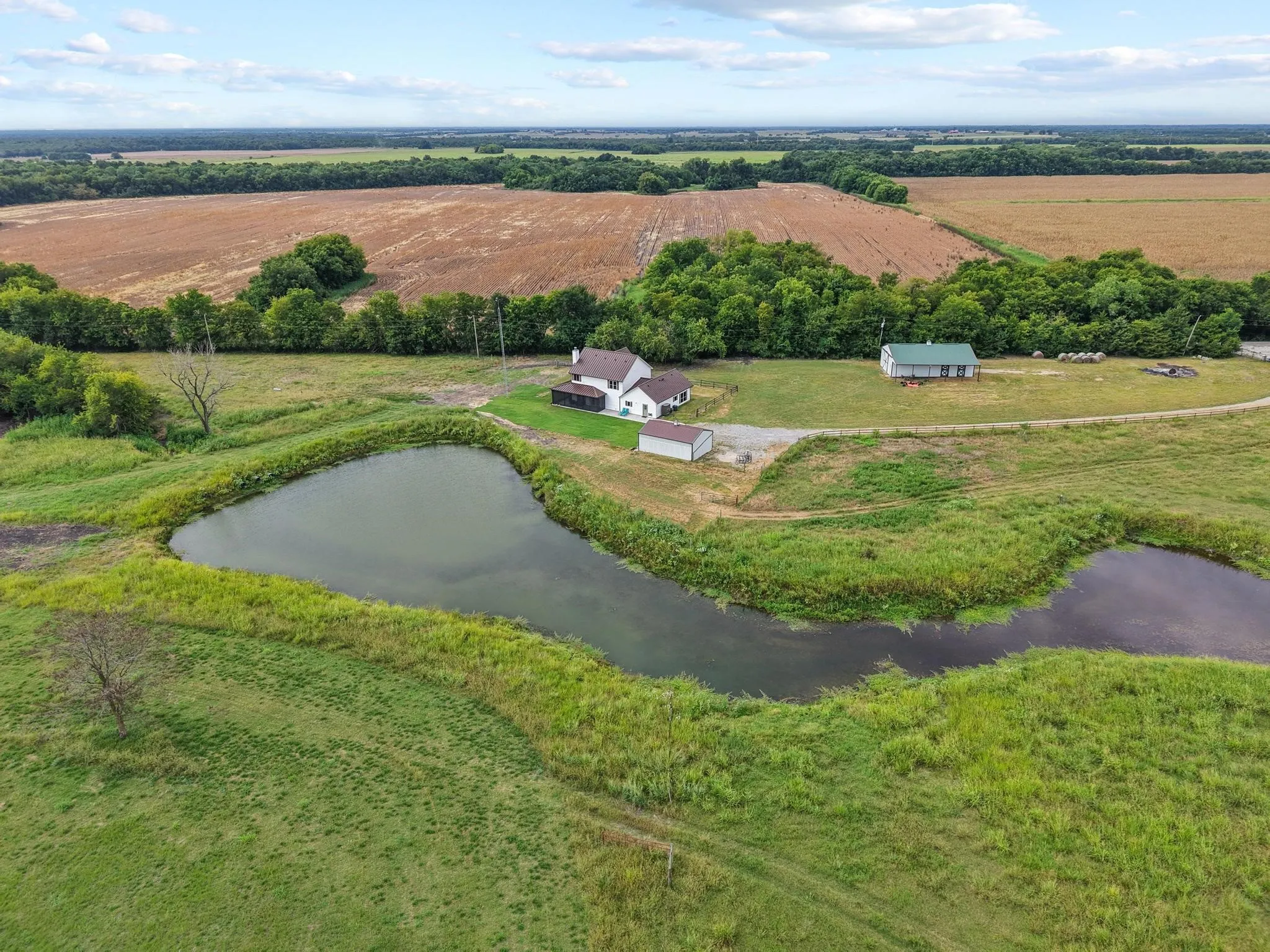Single Family Residence For Sale in Hunt County , 2972 County Road 4826, Wolfe City, Texas 75496, 4 Bedroom, 3 Bathroom, 3 Garage spaces, 3,090 Sqft, built in 2007, mls#21265476, Real Estate Agent in Wolfe City, Homes For Sale in Hunt county, Homes For Sale in Wolfe City, Realtor in Wolfe City Texas, Real Estate Brokerage Independent Realty Texas, Luminita Cordes Realtor