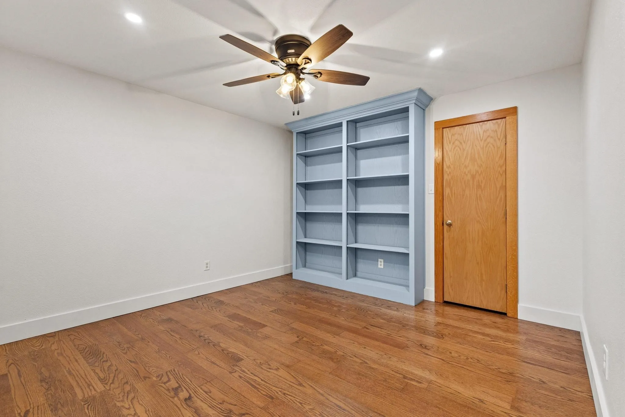 Single Family Residence For Sale in Hunt County , 2972 County Road 4826, Wolfe City, Texas 75496, 4 Bedroom, 3 Bathroom, 3 Garage spaces, 3,090 Sqft, built in 2007, mls#21265476, Real Estate Agent in Wolfe City, Homes For Sale in Hunt county, Homes For Sale in Wolfe City, Realtor in Wolfe City Texas, Real Estate Brokerage Independent Realty Texas, Luminita Cordes Realtor