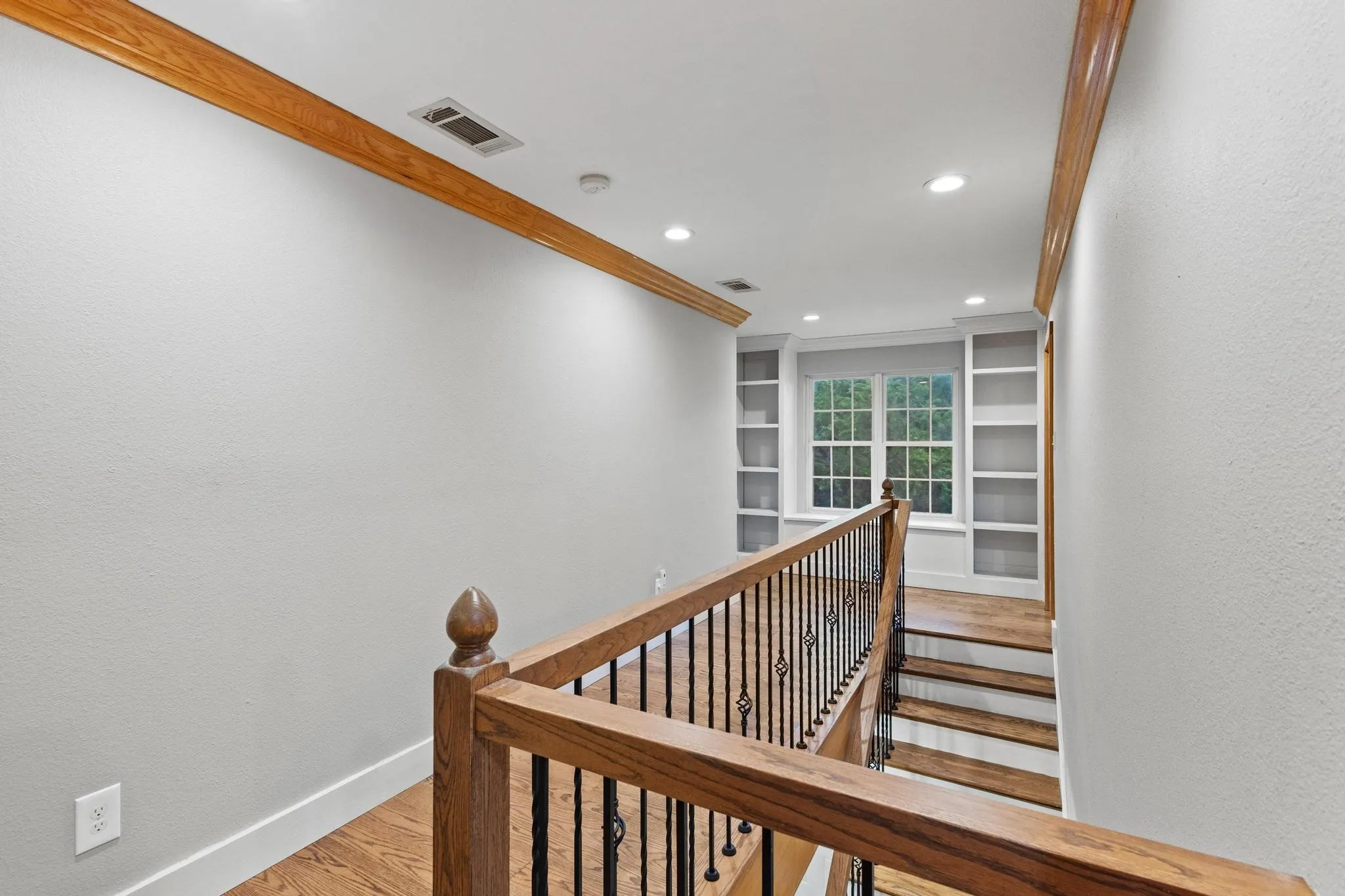 Single Family Residence For Sale in Hunt County , 2972 County Road 4826, Wolfe City, Texas 75496, 4 Bedroom, 3 Bathroom, 3 Garage spaces, 3,090 Sqft, built in 2007, mls#21265476, Real Estate Agent in Wolfe City, Homes For Sale in Hunt county, Homes For Sale in Wolfe City, Realtor in Wolfe City Texas, Real Estate Brokerage Independent Realty Texas, Luminita Cordes Realtor