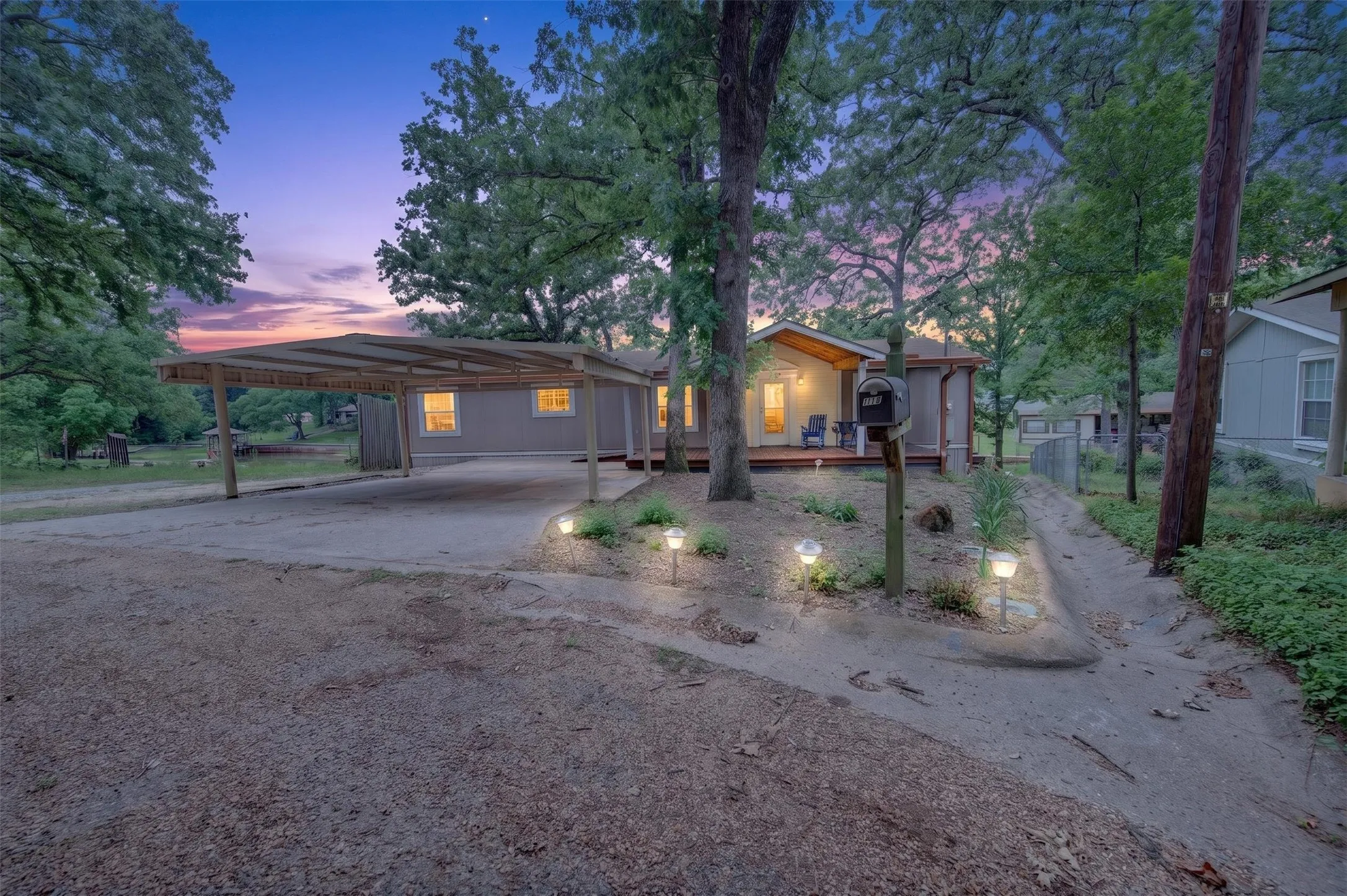 Mobile Home For Sale in Henderson County , 115 Wren Lane, Gun Barrel City, Texas 75156, 3 Bedroom, 2 Bathroom, Garage spaces, 1,512 Sqft, built in 2001, mls#21264474, Real Estate Agent in Gun Barrel City, Homes For Sale in Henderson county, Homes For Sale in Gun Barrel City, Realtor in Gun Barrel City Texas, Real Estate Brokerage Independent Realty Texas, Luminita Cordes Realtor