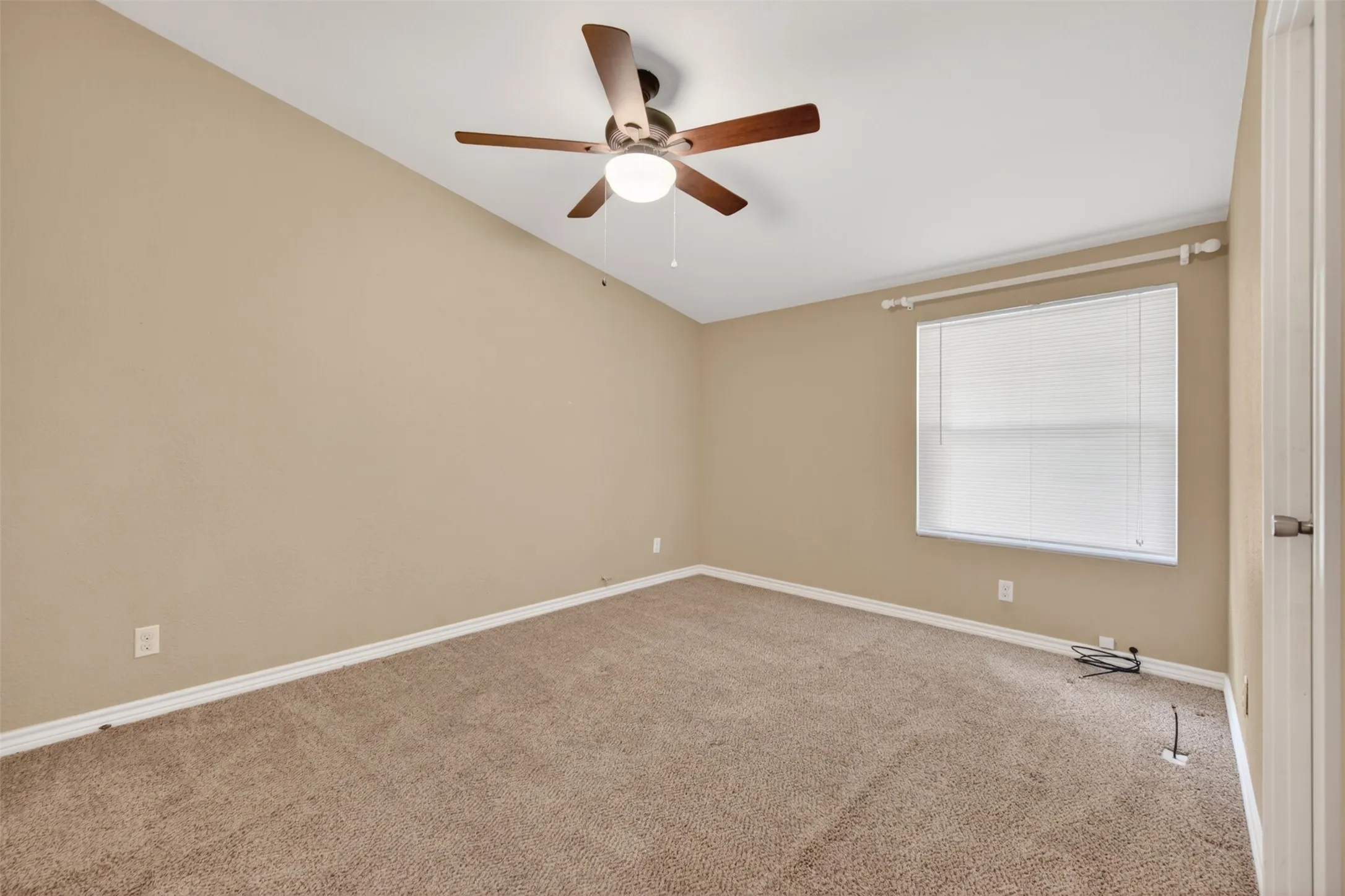 Mobile Home For Sale in Henderson County , 115 Wren Lane, Gun Barrel City, Texas 75156, 3 Bedroom, 2 Bathroom, Garage spaces, 1,512 Sqft, built in 2001, mls#21264474, Real Estate Agent in Gun Barrel City, Homes For Sale in Henderson county, Homes For Sale in Gun Barrel City, Realtor in Gun Barrel City Texas, Real Estate Brokerage Independent Realty Texas, Luminita Cordes Realtor