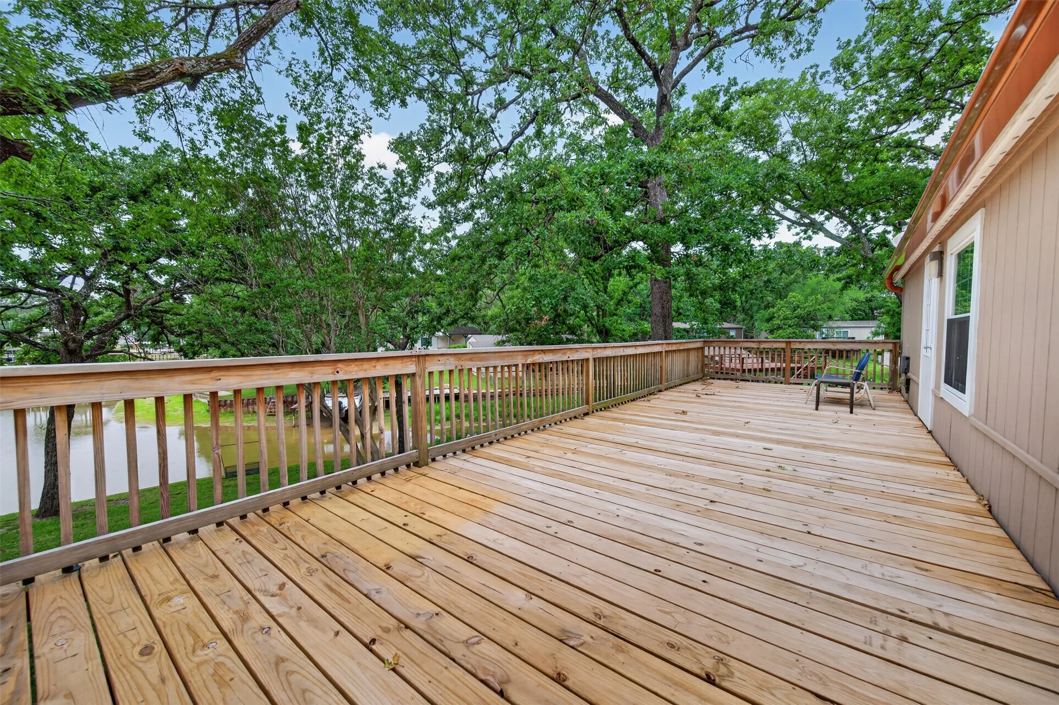 Mobile Home For Sale in Henderson County , 115 Wren Lane, Gun Barrel City, Texas 75156, 3 Bedroom, 2 Bathroom, Garage spaces, 1,512 Sqft, built in 2001, mls#21264474, Real Estate Agent in Gun Barrel City, Homes For Sale in Henderson county, Homes For Sale in Gun Barrel City, Realtor in Gun Barrel City Texas, Real Estate Brokerage Independent Realty Texas, Luminita Cordes Realtor