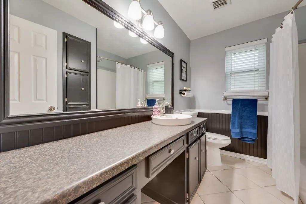 Single Family Residence For Sale in Tarrant County , 809 Buffalo Drive, Arlington, Texas 76013, 3 Bedroom, 2 Bathroom, 2 Garage spaces, 1,573 Sqft, built in 1968, mls#21262620, Real Estate Agent in Arlington, Homes For Sale in Tarrant county, Homes For Sale in Arlington, Realtor in Arlington Texas, Real Estate Brokerage Independent Realty Texas, Luminita Cordes Realtor