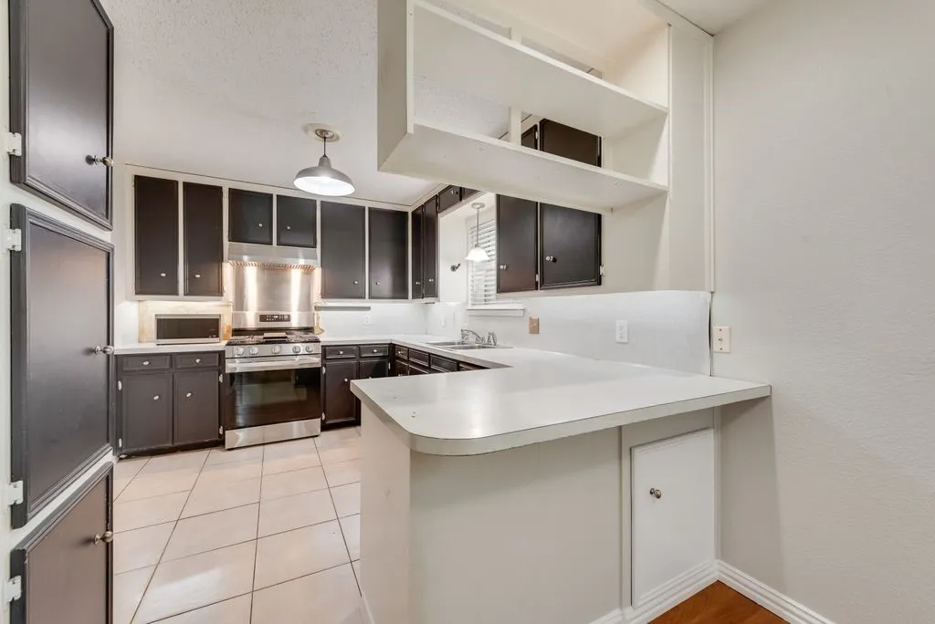 Single Family Residence For Sale in Tarrant County , 809 Buffalo Drive, Arlington, Texas 76013, 3 Bedroom, 2 Bathroom, 2 Garage spaces, 1,573 Sqft, built in 1968, mls#21262620, Real Estate Agent in Arlington, Homes For Sale in Tarrant county, Homes For Sale in Arlington, Realtor in Arlington Texas, Real Estate Brokerage Independent Realty Texas, Luminita Cordes Realtor