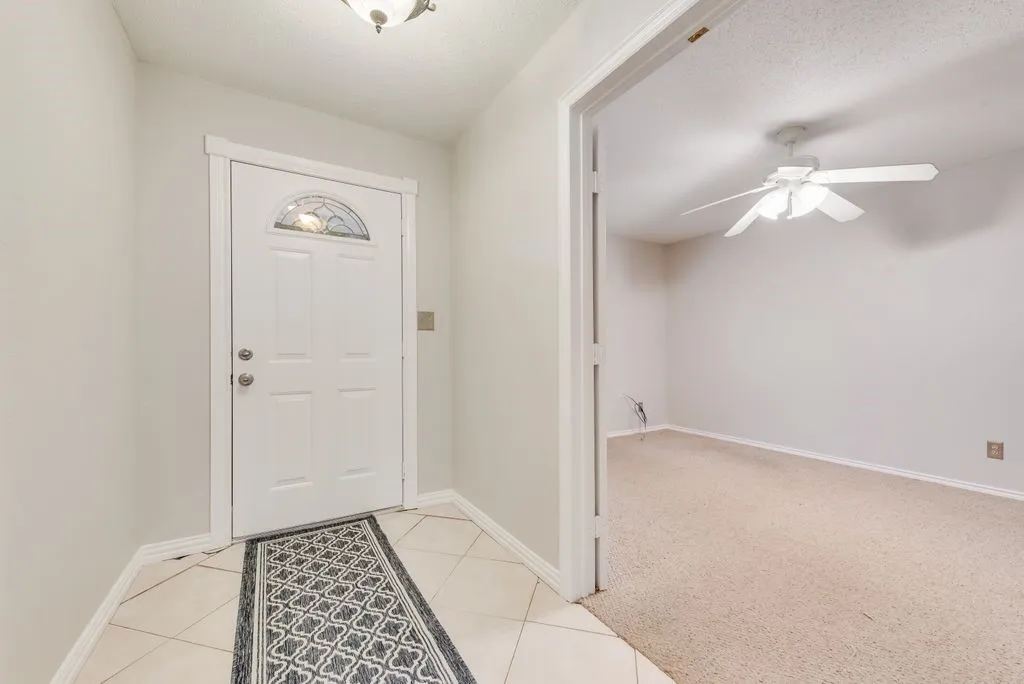 Single Family Residence For Sale in Tarrant County , 809 Buffalo Drive, Arlington, Texas 76013, 3 Bedroom, 2 Bathroom, 2 Garage spaces, 1,573 Sqft, built in 1968, mls#21262620, Real Estate Agent in Arlington, Homes For Sale in Tarrant county, Homes For Sale in Arlington, Realtor in Arlington Texas, Real Estate Brokerage Independent Realty Texas, Luminita Cordes Realtor