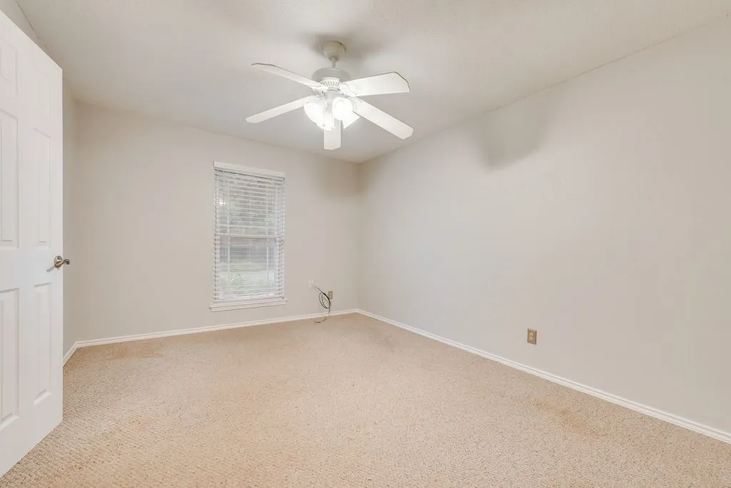 Single Family Residence For Sale in Tarrant County , 809 Buffalo Drive, Arlington, Texas 76013, 3 Bedroom, 2 Bathroom, 2 Garage spaces, 1,573 Sqft, built in 1968, mls#21262620, Real Estate Agent in Arlington, Homes For Sale in Tarrant county, Homes For Sale in Arlington, Realtor in Arlington Texas, Real Estate Brokerage Independent Realty Texas, Luminita Cordes Realtor