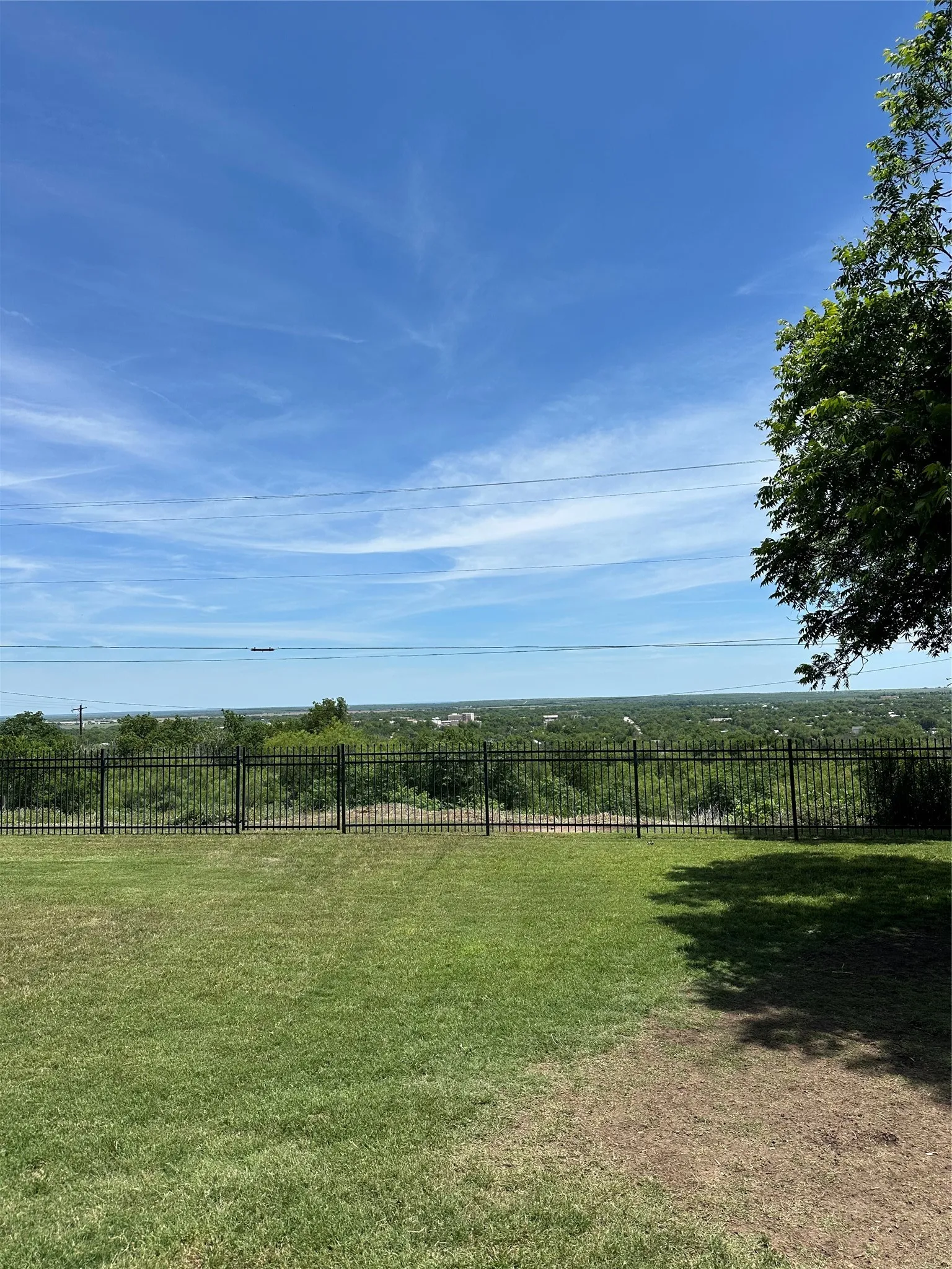 Single Family Residence For Sale in Coleman County , 505 High Road, Coleman, Texas 76834, 4 Bedroom, 4 Bathroom, 2 Garage spaces, 3,175 Sqft, built in 1967, mls#21260180, Real Estate Agent in Coleman, Homes For Sale in Coleman county, Homes For Sale in Coleman, Realtor in Coleman Texas, Real Estate Brokerage Independent Realty Texas, Luminita Cordes Realtor