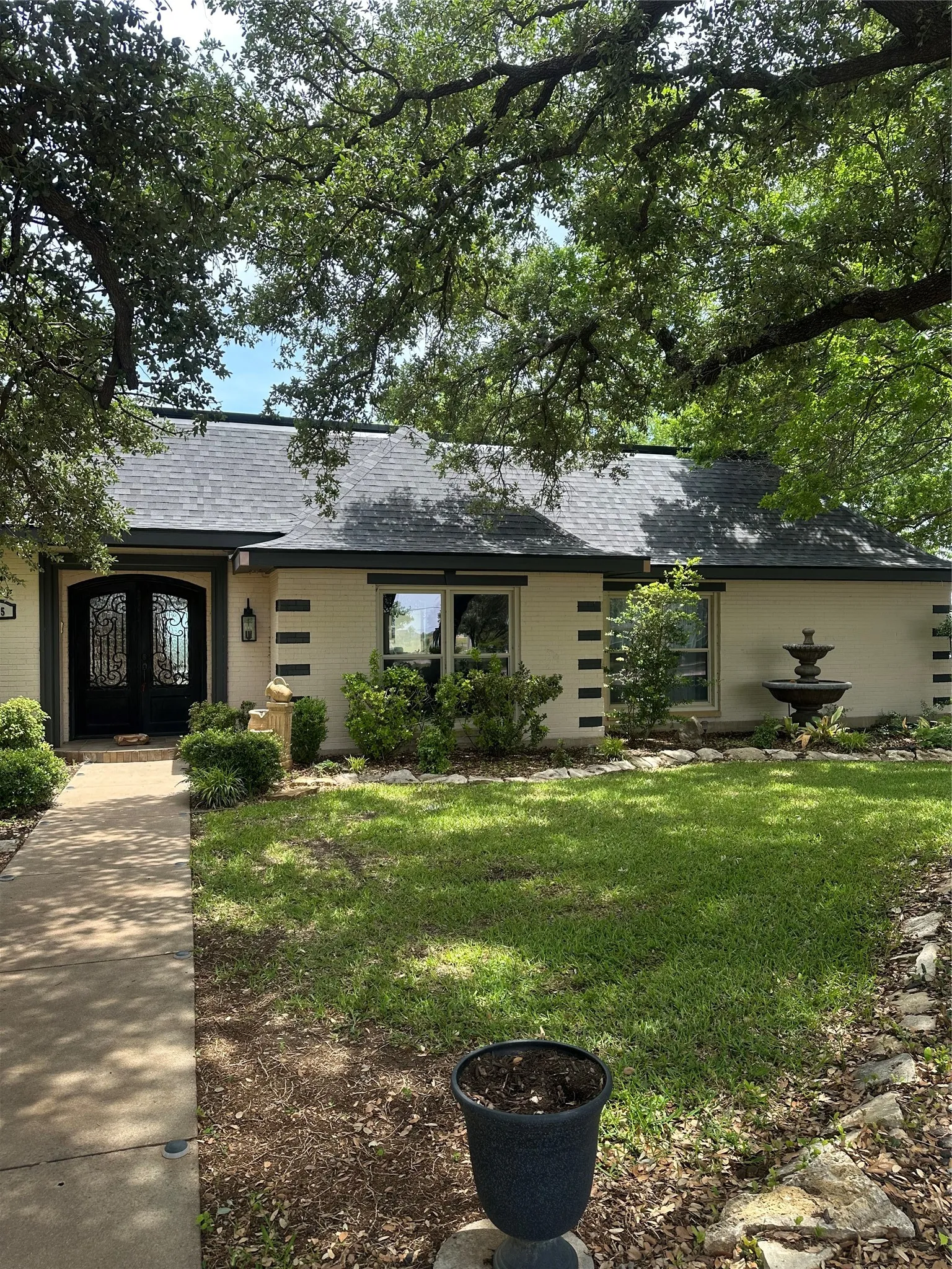 Single Family Residence For Sale in Coleman County , 505 High Road, Coleman, Texas 76834, 4 Bedroom, 4 Bathroom, 2 Garage spaces, 3,175 Sqft, built in 1967, mls#21260180, Real Estate Agent in Coleman, Homes For Sale in Coleman county, Homes For Sale in Coleman, Realtor in Coleman Texas, Real Estate Brokerage Independent Realty Texas, Luminita Cordes Realtor