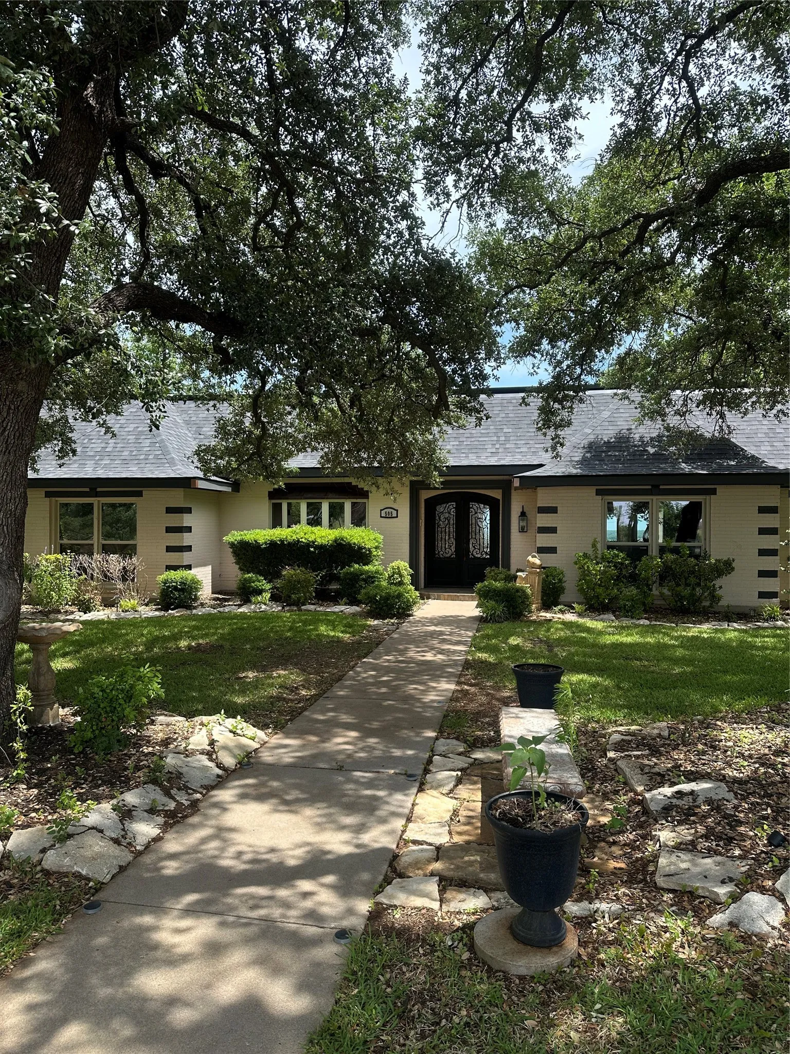 Single Family Residence For Sale in Coleman County , 505 High Road, Coleman, Texas 76834, 4 Bedroom, 4 Bathroom, 2 Garage spaces, 3,175 Sqft, built in 1967, mls#21260180, Real Estate Agent in Coleman, Homes For Sale in Coleman county, Homes For Sale in Coleman, Realtor in Coleman Texas, Real Estate Brokerage Independent Realty Texas, Luminita Cordes Realtor