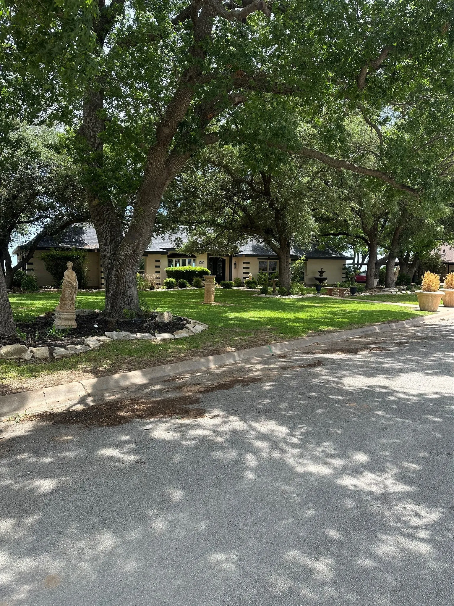 Single Family Residence For Sale in Coleman County , 505 High Road, Coleman, Texas 76834, 4 Bedroom, 4 Bathroom, 2 Garage spaces, 3,175 Sqft, built in 1967, mls#21260180, Real Estate Agent in Coleman, Homes For Sale in Coleman county, Homes For Sale in Coleman, Realtor in Coleman Texas, Real Estate Brokerage Independent Realty Texas, Luminita Cordes Realtor