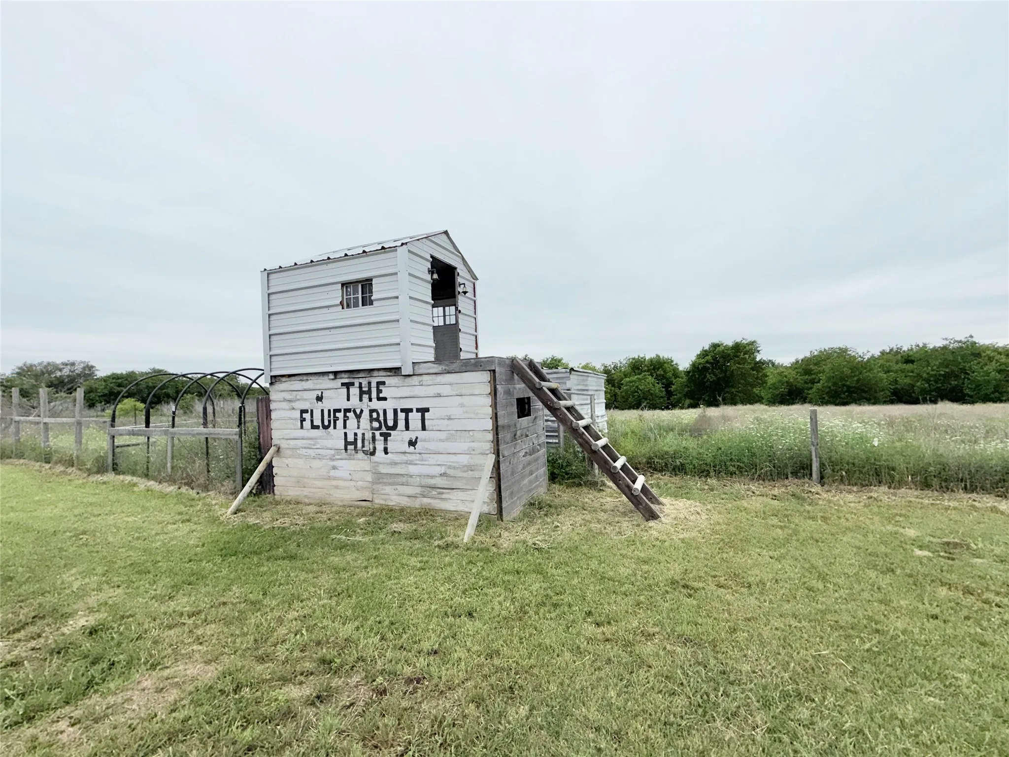 Single Family Residence For Sale in Johnson County , 9717 Limestone Court, Joshua, Texas 76058, 3 Bedroom, 2 Bathroom, Garage spaces, 1,504 Sqft, built in 2000, mls#21265318, Real Estate Agent in Joshua, Homes For Sale in Johnson county, Homes For Sale in Joshua, Realtor in Joshua Texas, Real Estate Brokerage Independent Realty Texas, Luminita Cordes Realtor