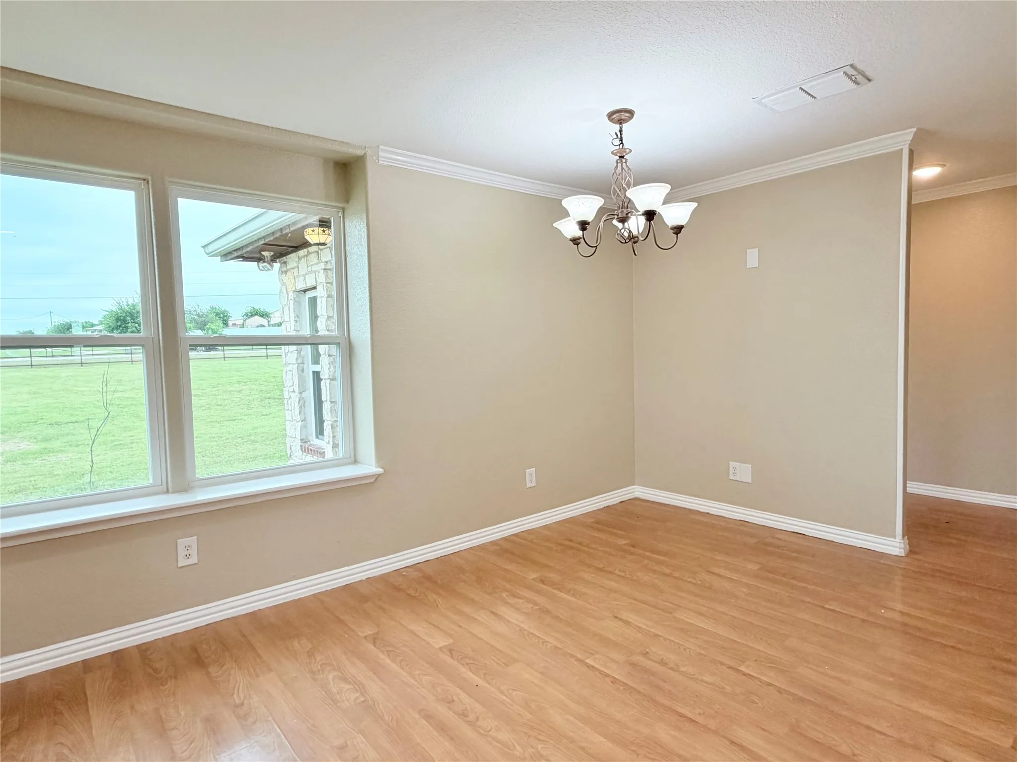 Single Family Residence For Sale in Johnson County , 9717 Limestone Court, Joshua, Texas 76058, 3 Bedroom, 2 Bathroom, Garage spaces, 1,504 Sqft, built in 2000, mls#21265318, Real Estate Agent in Joshua, Homes For Sale in Johnson county, Homes For Sale in Joshua, Realtor in Joshua Texas, Real Estate Brokerage Independent Realty Texas, Luminita Cordes Realtor