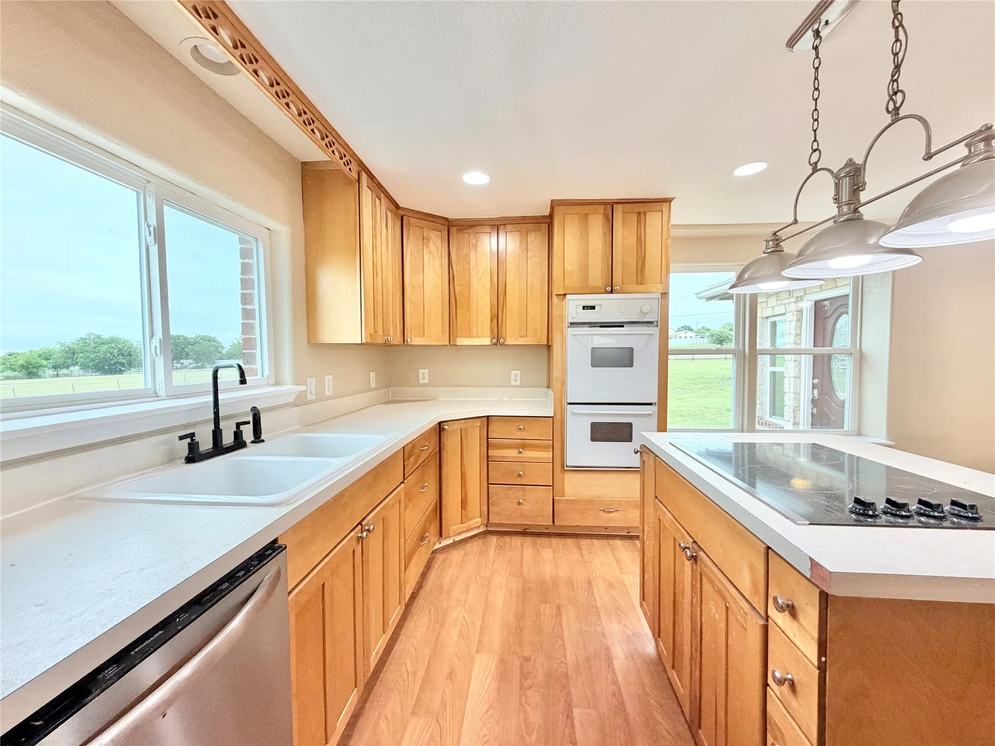 Single Family Residence For Sale in Johnson County , 9717 Limestone Court, Joshua, Texas 76058, 3 Bedroom, 2 Bathroom, Garage spaces, 1,504 Sqft, built in 2000, mls#21265318, Real Estate Agent in Joshua, Homes For Sale in Johnson county, Homes For Sale in Joshua, Realtor in Joshua Texas, Real Estate Brokerage Independent Realty Texas, Luminita Cordes Realtor
