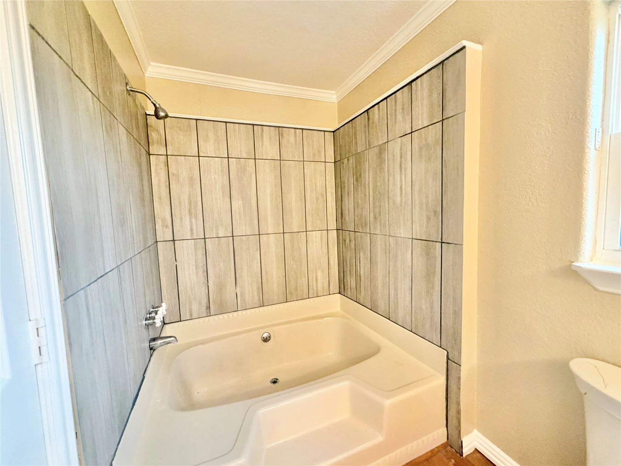Single Family Residence For Sale in Johnson County , 9717 Limestone Court, Joshua, Texas 76058, 3 Bedroom, 2 Bathroom, Garage spaces, 1,504 Sqft, built in 2000, mls#21265318, Real Estate Agent in Joshua, Homes For Sale in Johnson county, Homes For Sale in Joshua, Realtor in Joshua Texas, Real Estate Brokerage Independent Realty Texas, Luminita Cordes Realtor