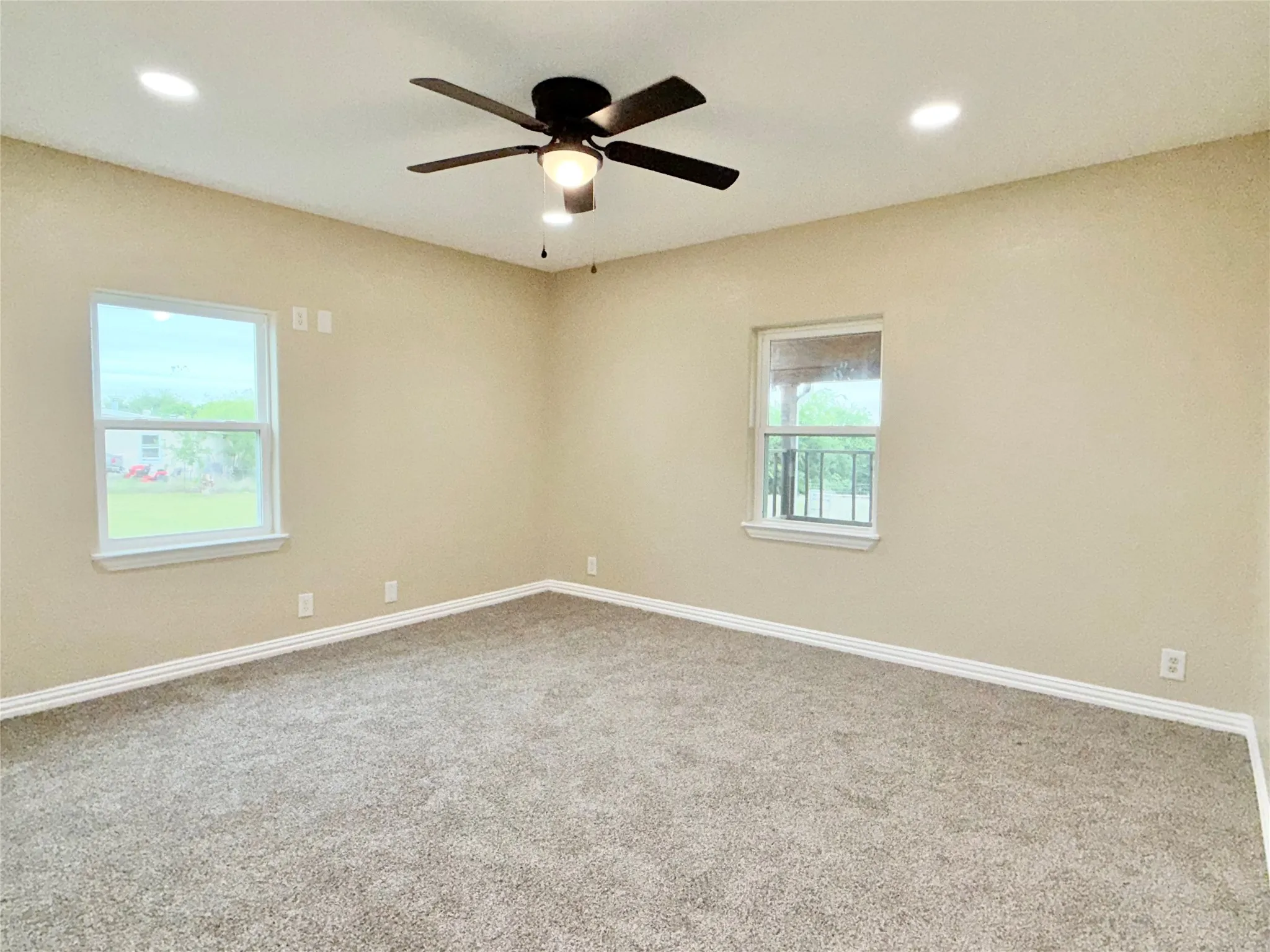 Single Family Residence For Sale in Johnson County , 9717 Limestone Court, Joshua, Texas 76058, 3 Bedroom, 2 Bathroom, Garage spaces, 1,504 Sqft, built in 2000, mls#21265318, Real Estate Agent in Joshua, Homes For Sale in Johnson county, Homes For Sale in Joshua, Realtor in Joshua Texas, Real Estate Brokerage Independent Realty Texas, Luminita Cordes Realtor
